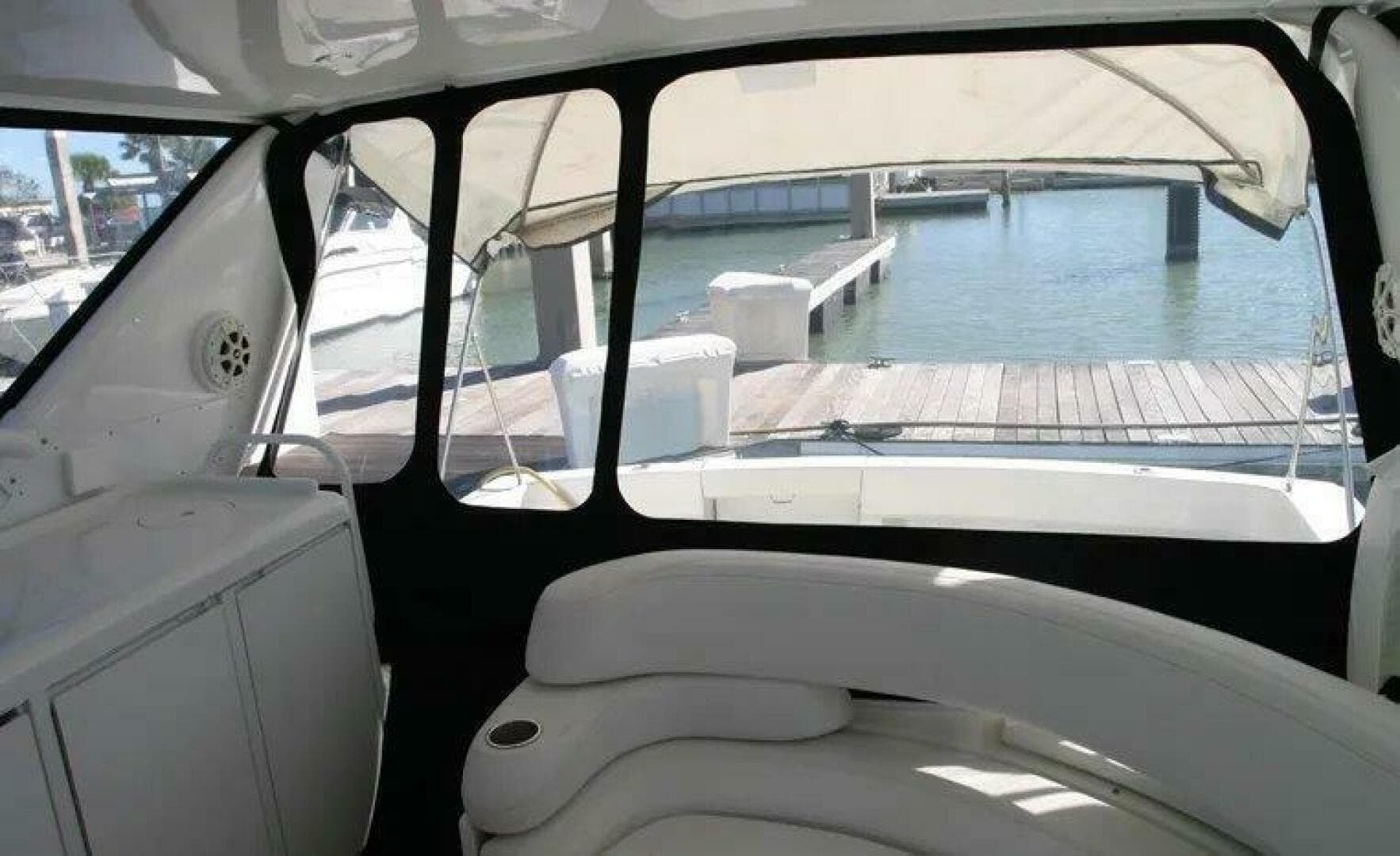 1996 Hatteras 39 Sport Express — photo 11