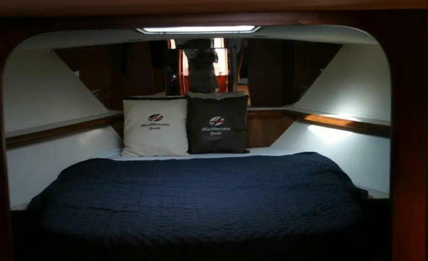 1996 Hatteras 39 Sport Express — photo 16