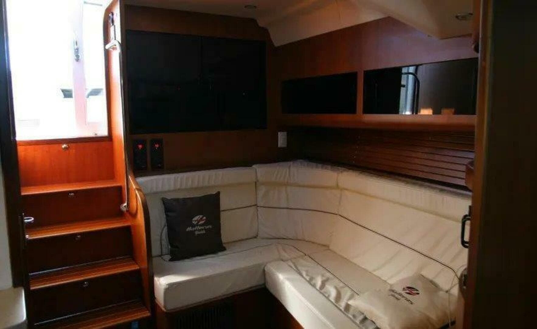 1996 Hatteras 39 Sport Express — photo 15