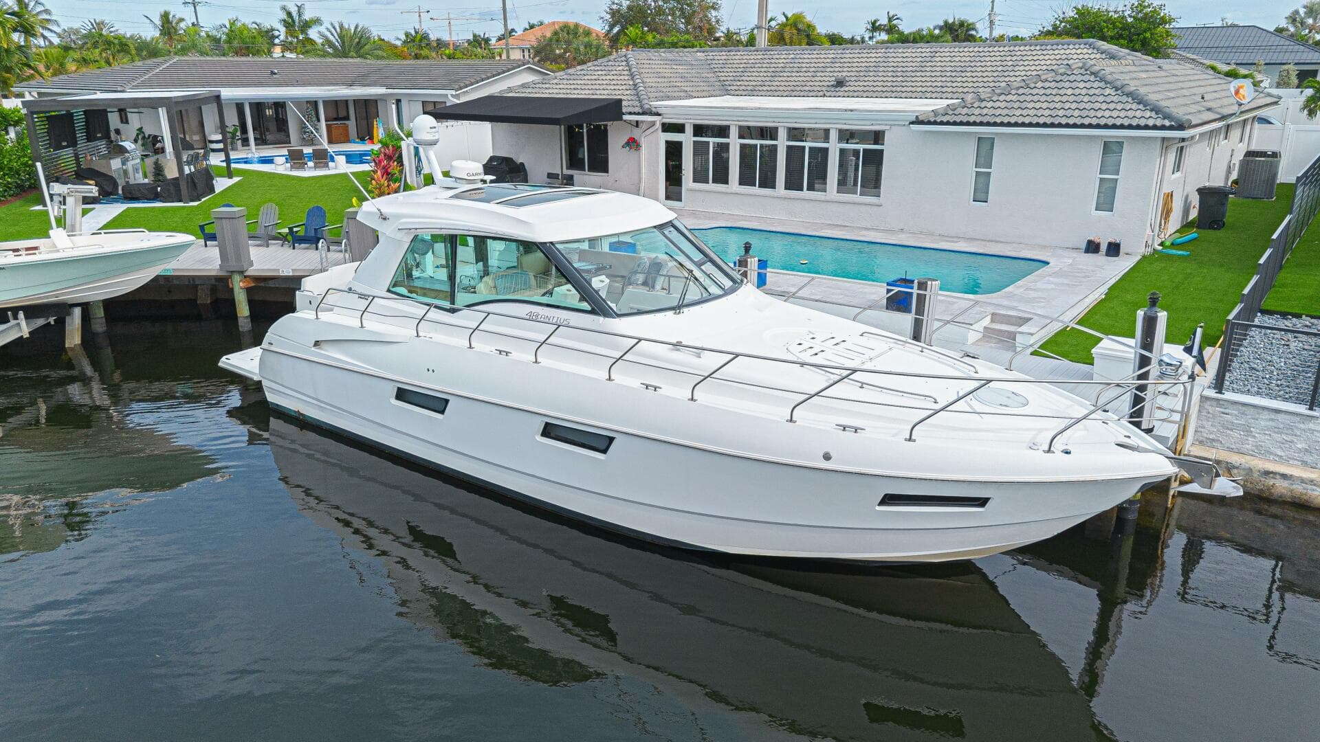 2012 Cruisers Yachts 48 Cantius — photo 2