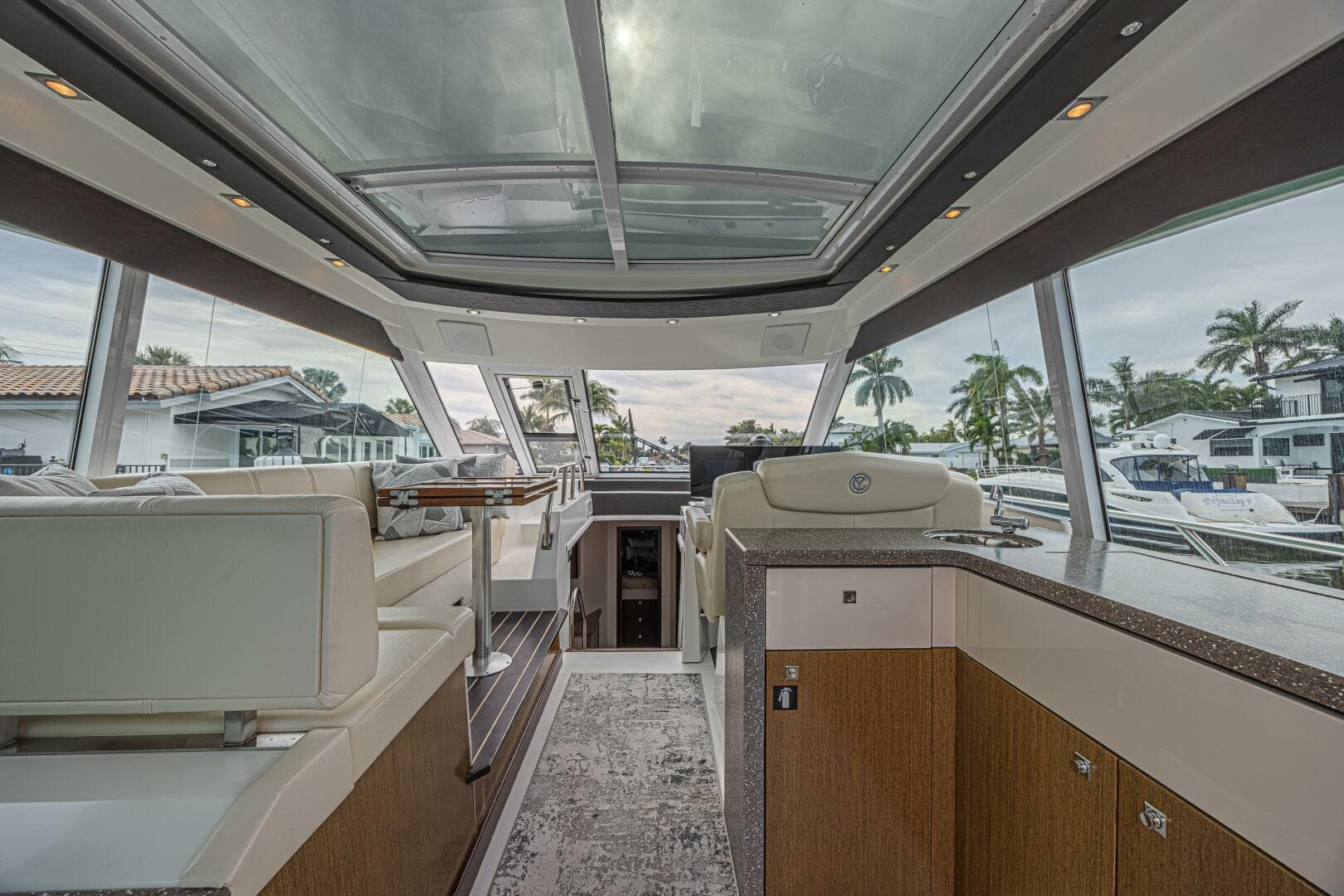 2012 Cruisers Yachts 48 Cantius — photo 16