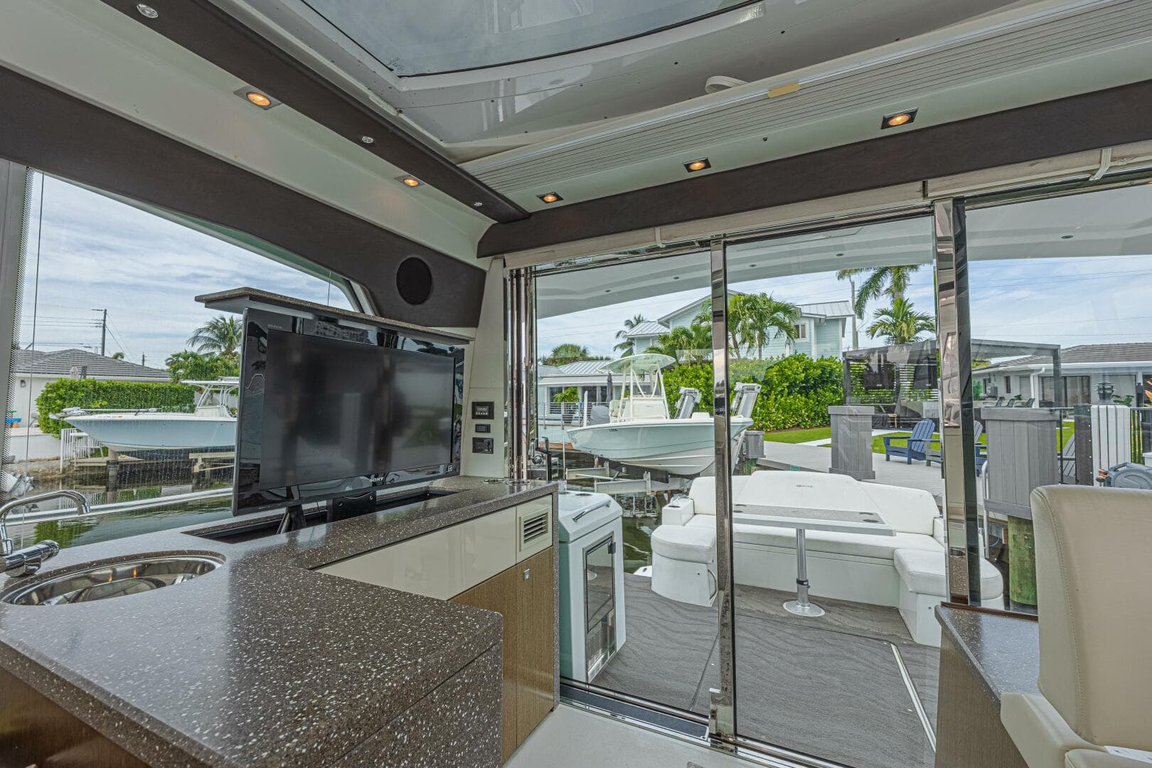 2012 Cruisers Yachts 48 Cantius — photo 18