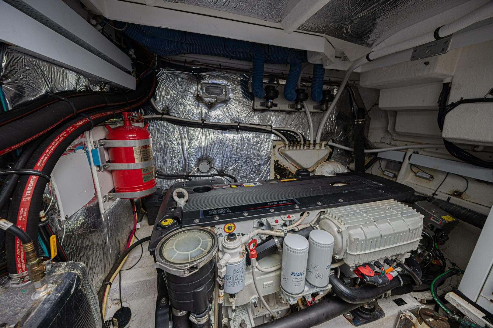 2012 Cruisers Yachts 48 Cantius — photo 43