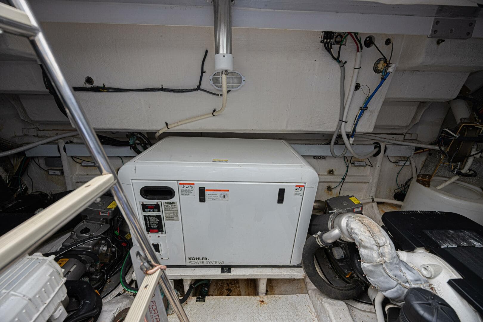 2012 Cruisers Yachts 48 Cantius — photo 42