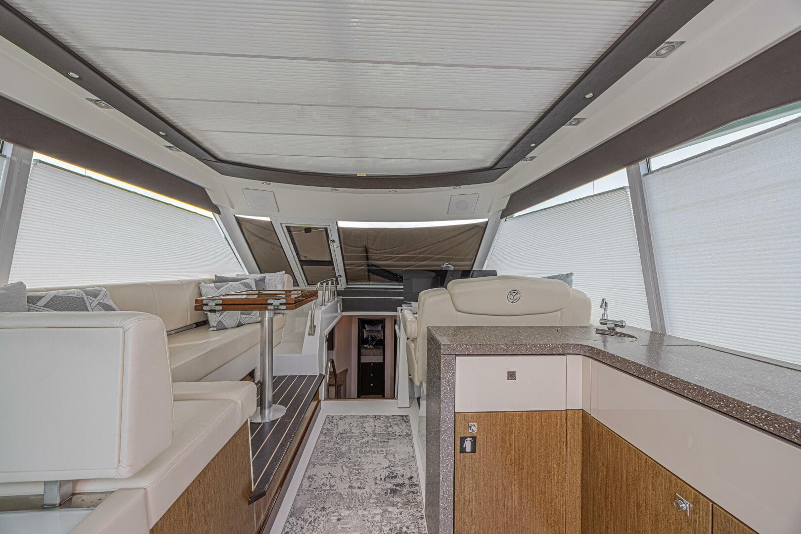 2012 Cruisers Yachts 48 Cantius — photo 17