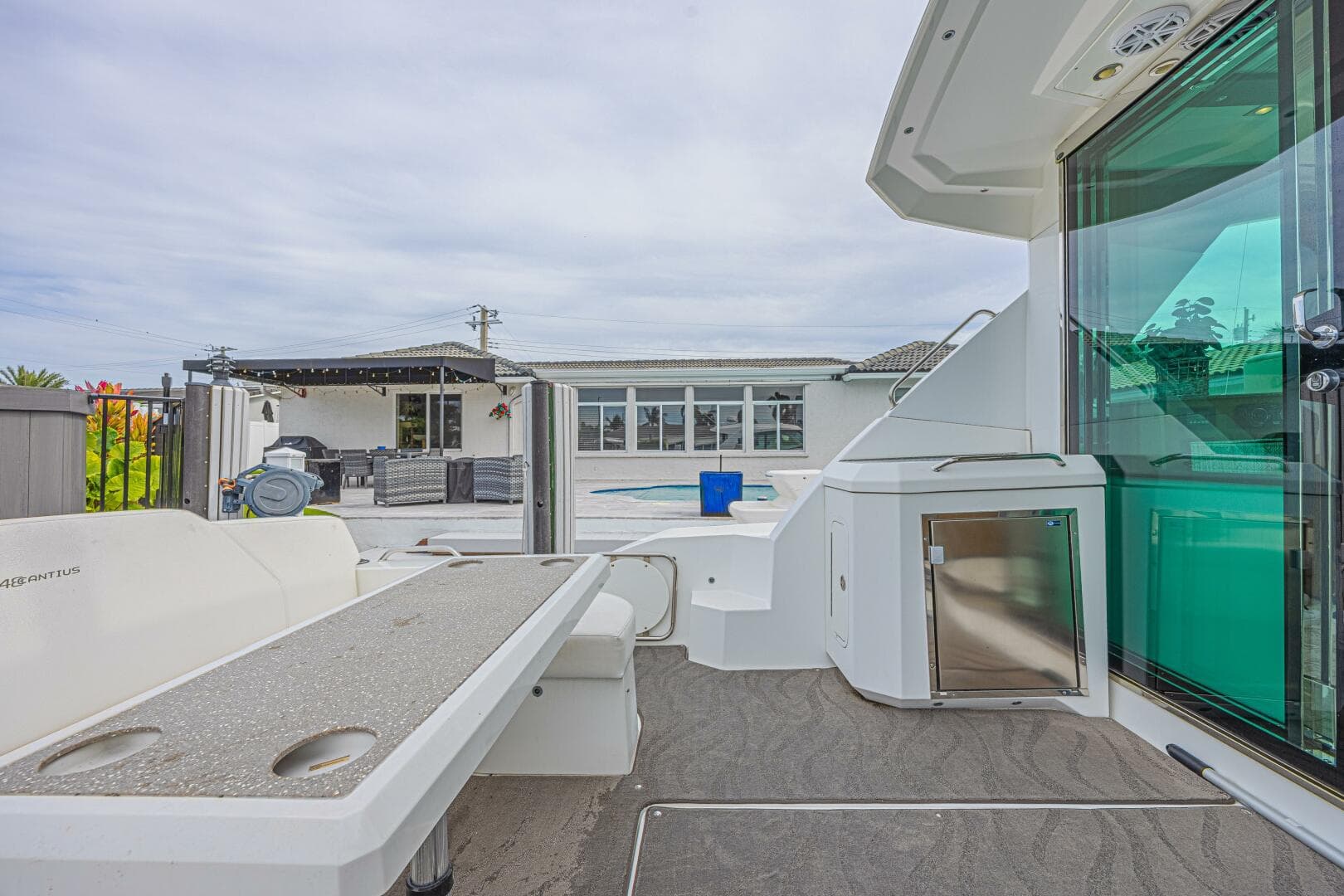 2012 Cruisers Yachts 48 Cantius — photo 14