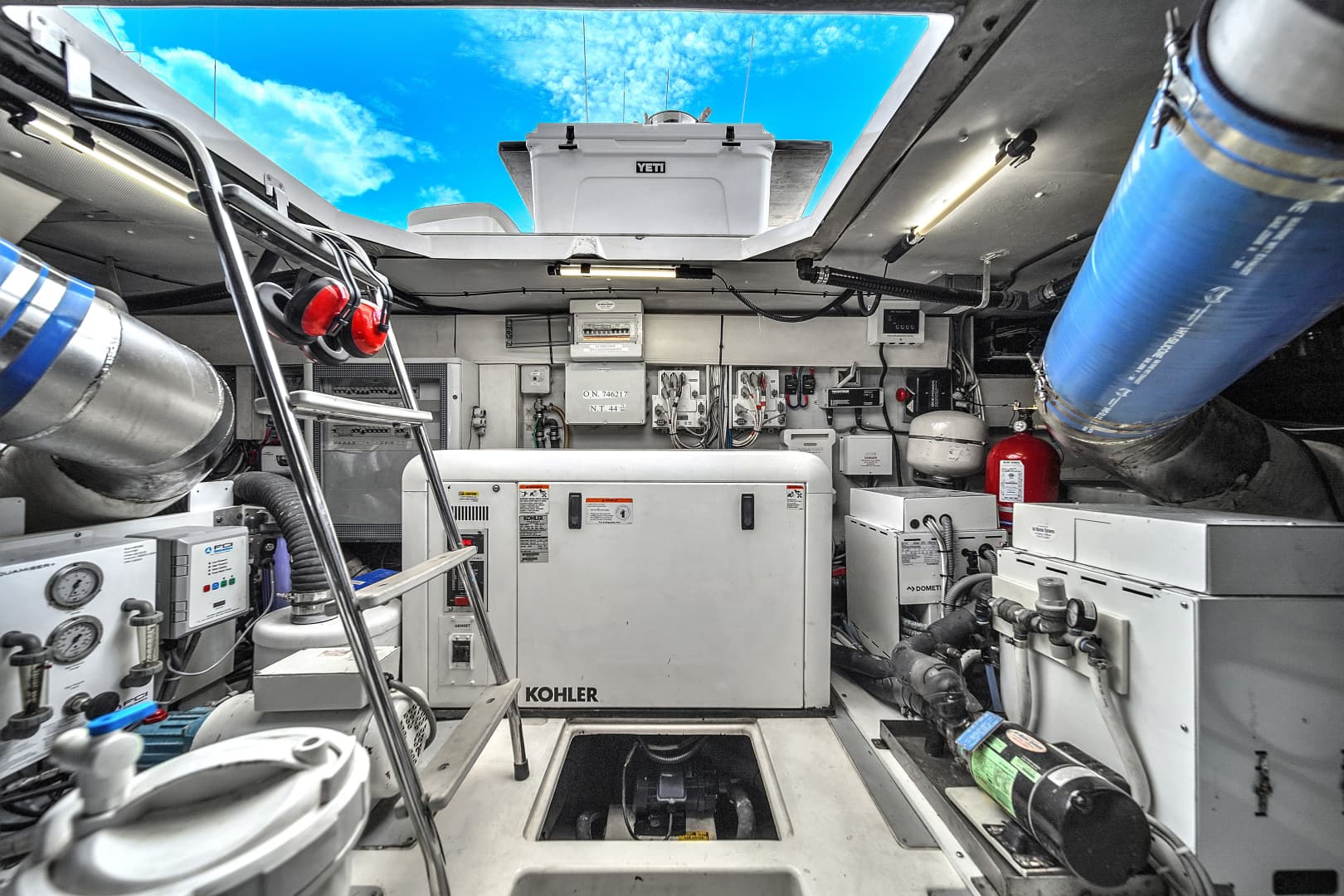 2012 Azimut 64 Flybridge — photo 94