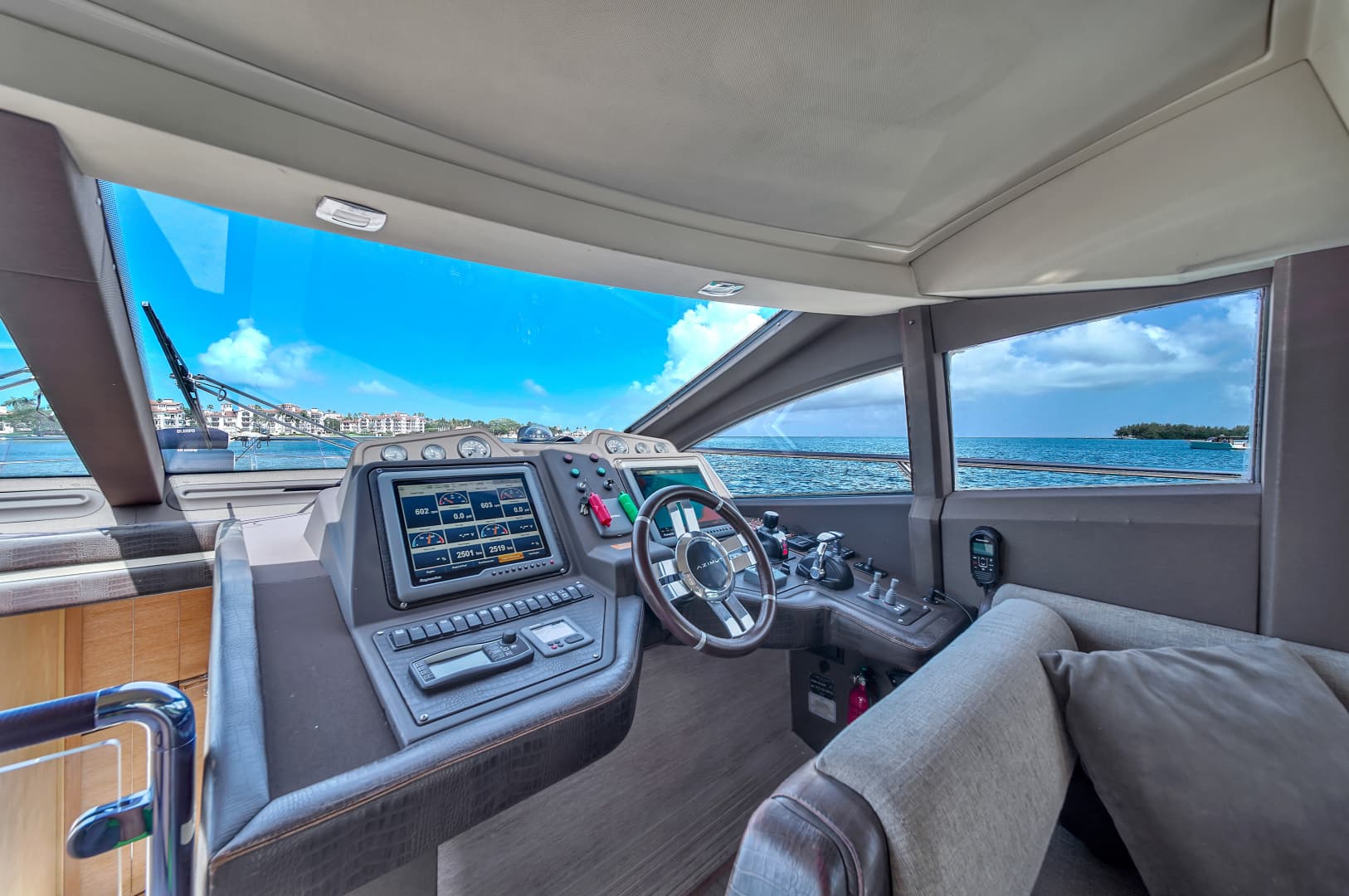 2012 Azimut 64 Flybridge — photo 72