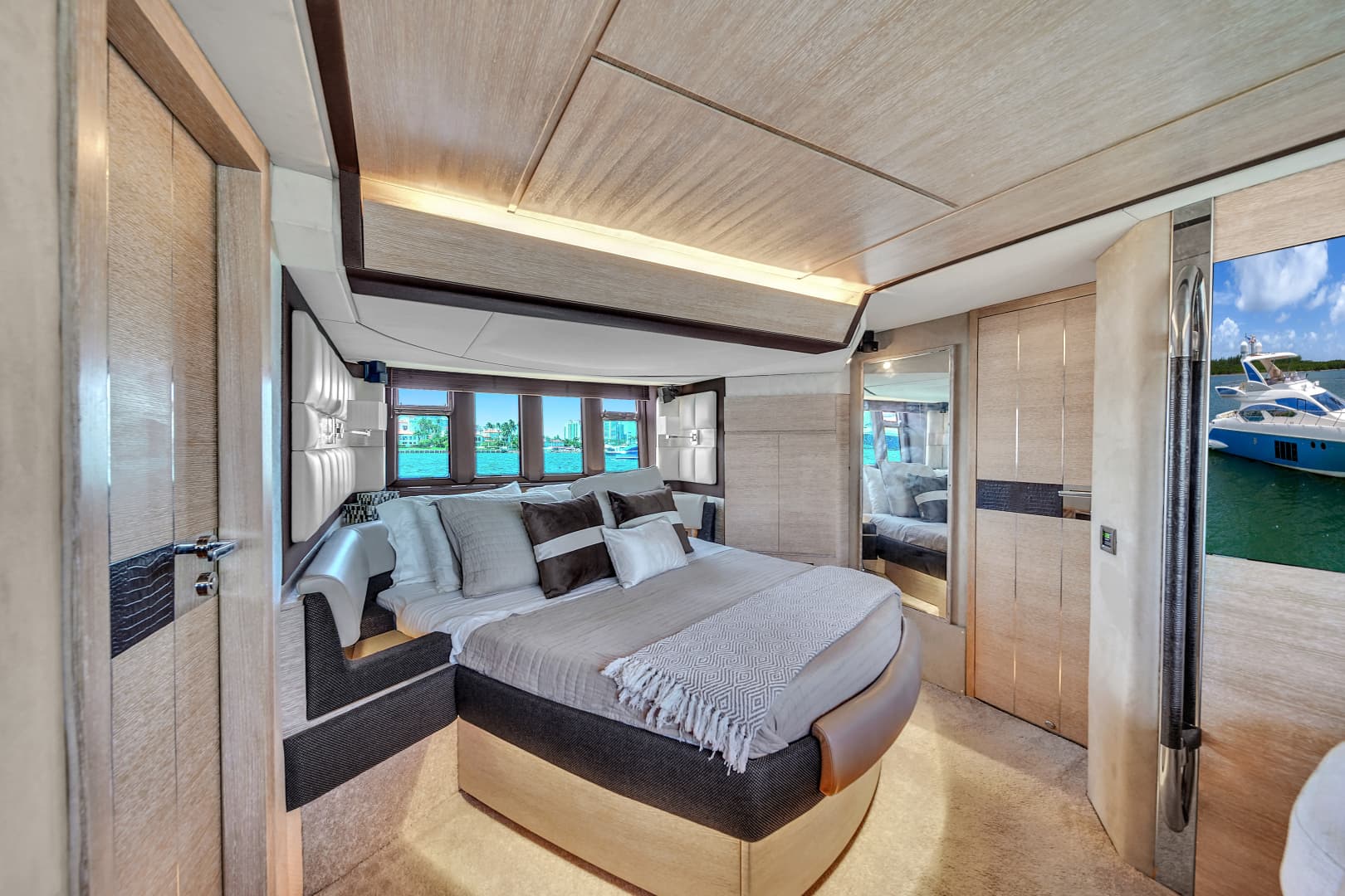 2012 Azimut 64 Flybridge — photo 88