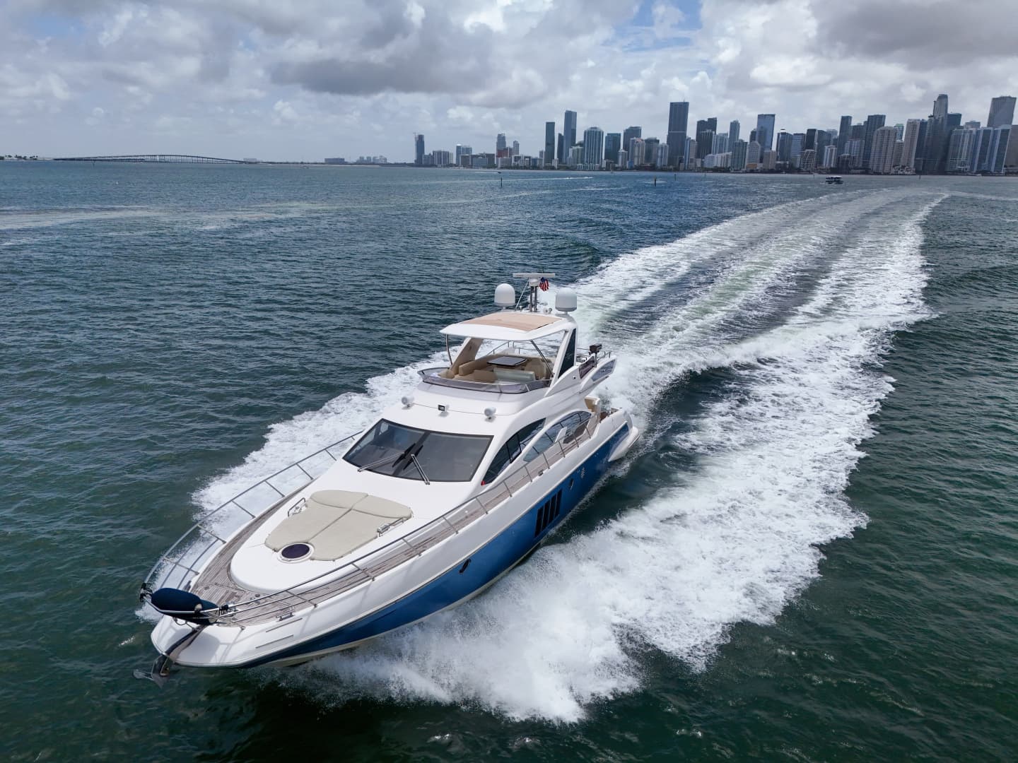 2012 Azimut 64 Flybridge — photo 26