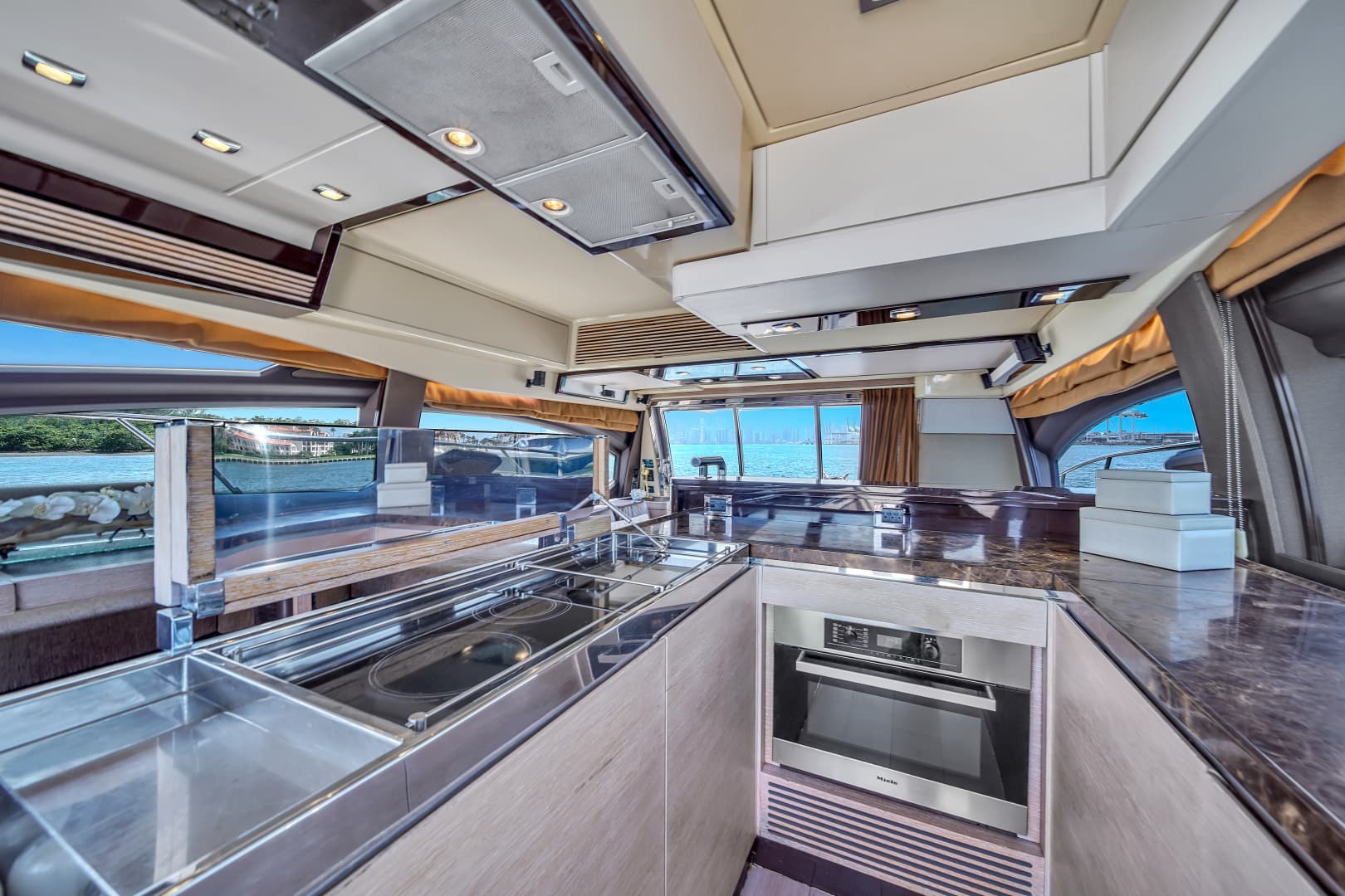 2012 Azimut 64 Flybridge — photo 70