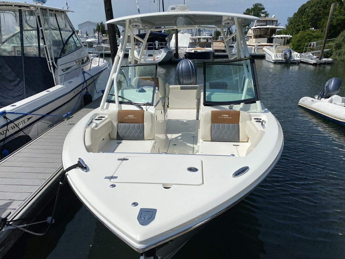 2022 Cobia 240 DC — photo 3
