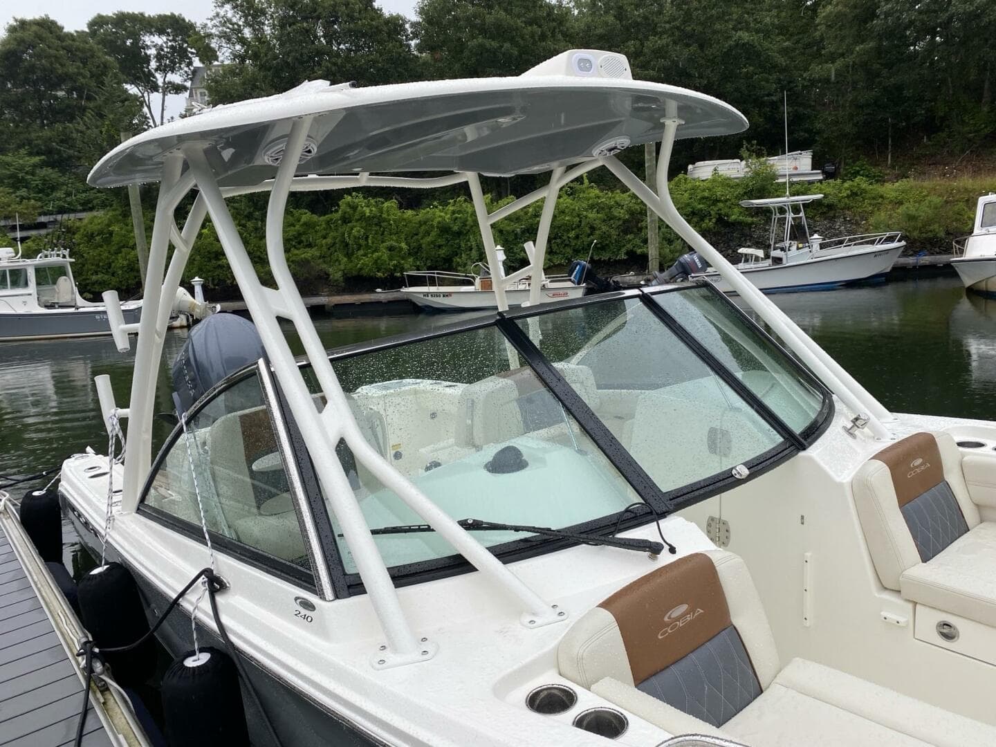 2022 Cobia 240 DC — photo 6