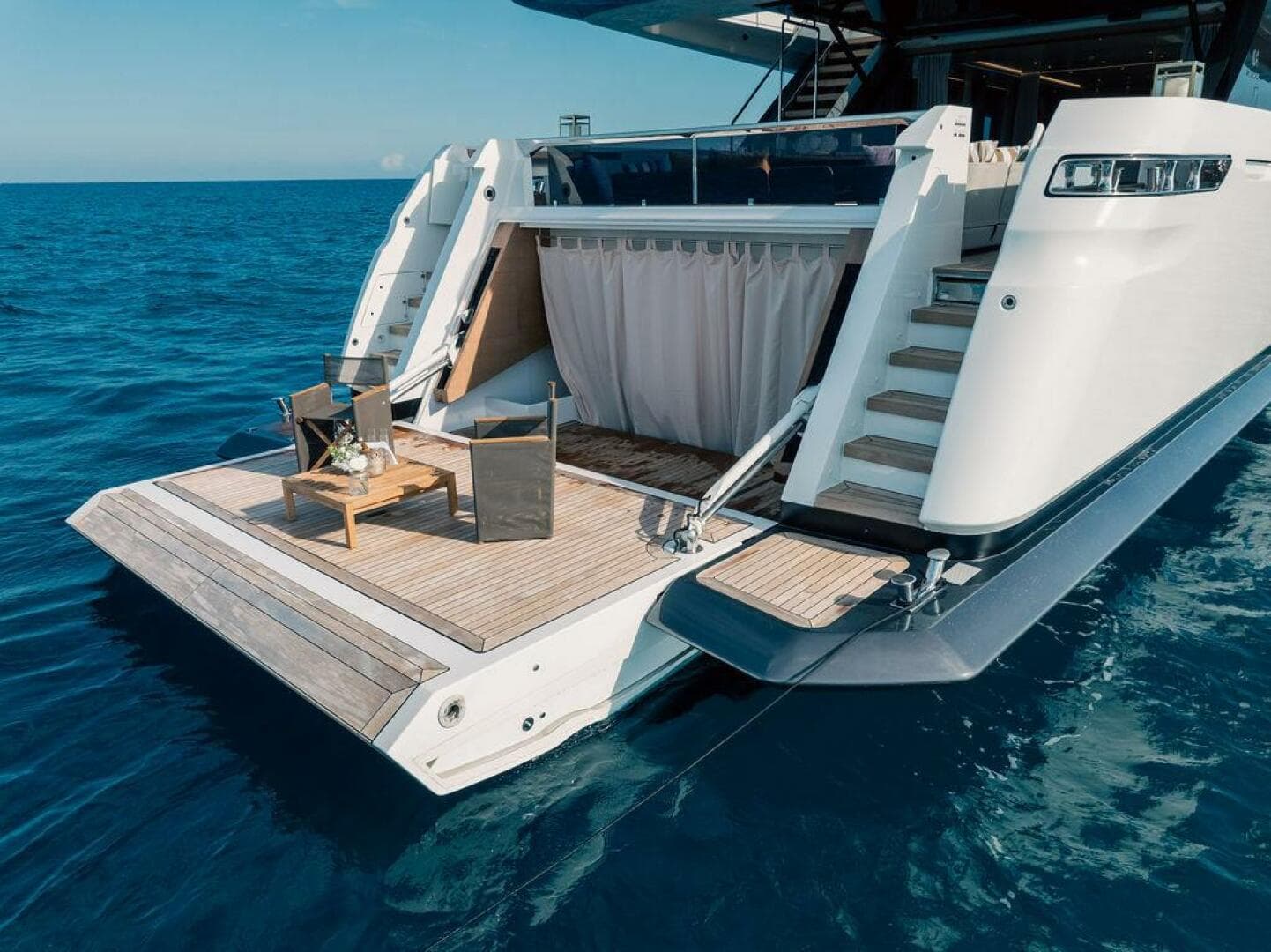 2018 Custom Line 120 — photo 14