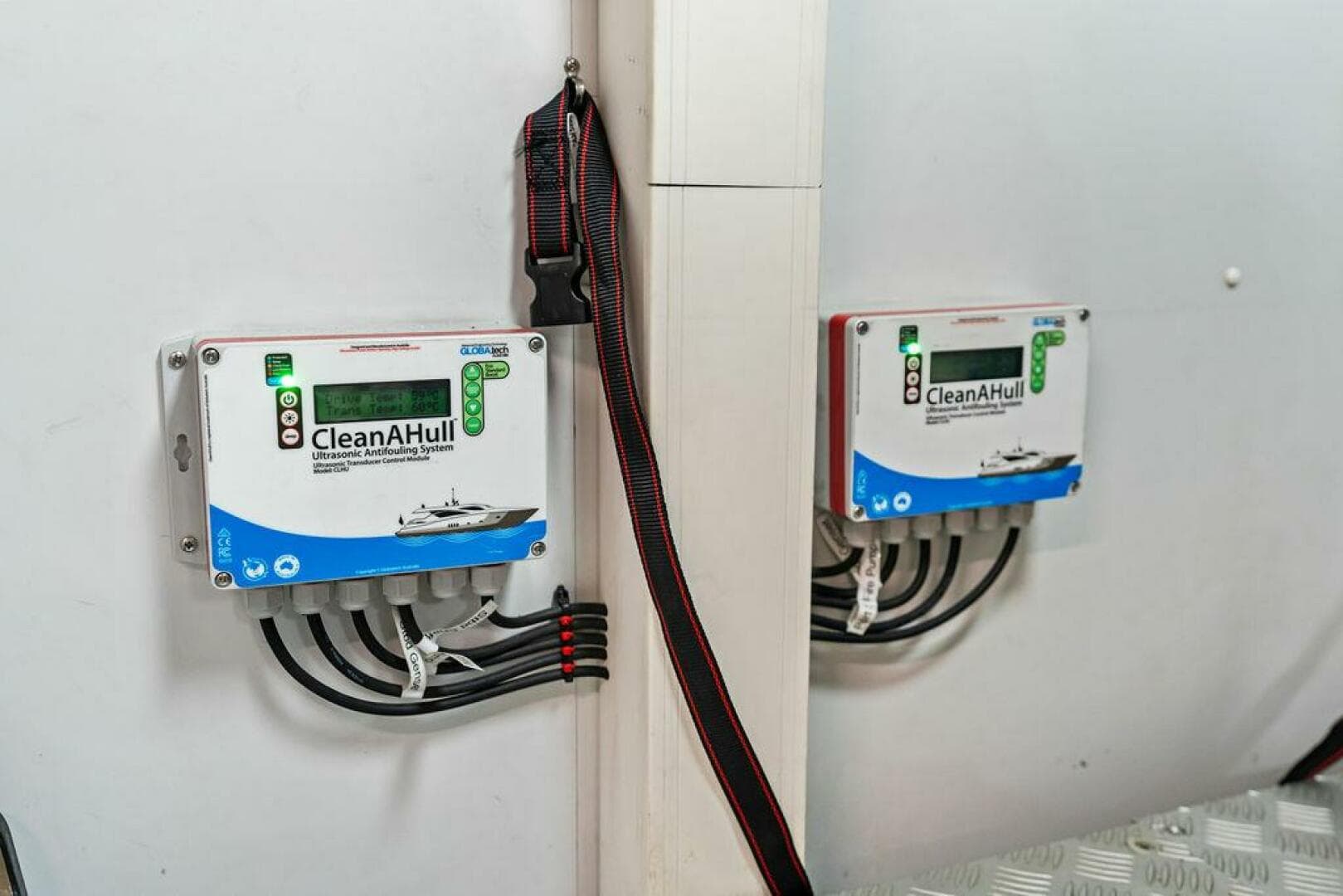 2018 Custom Line 120 — photo 129