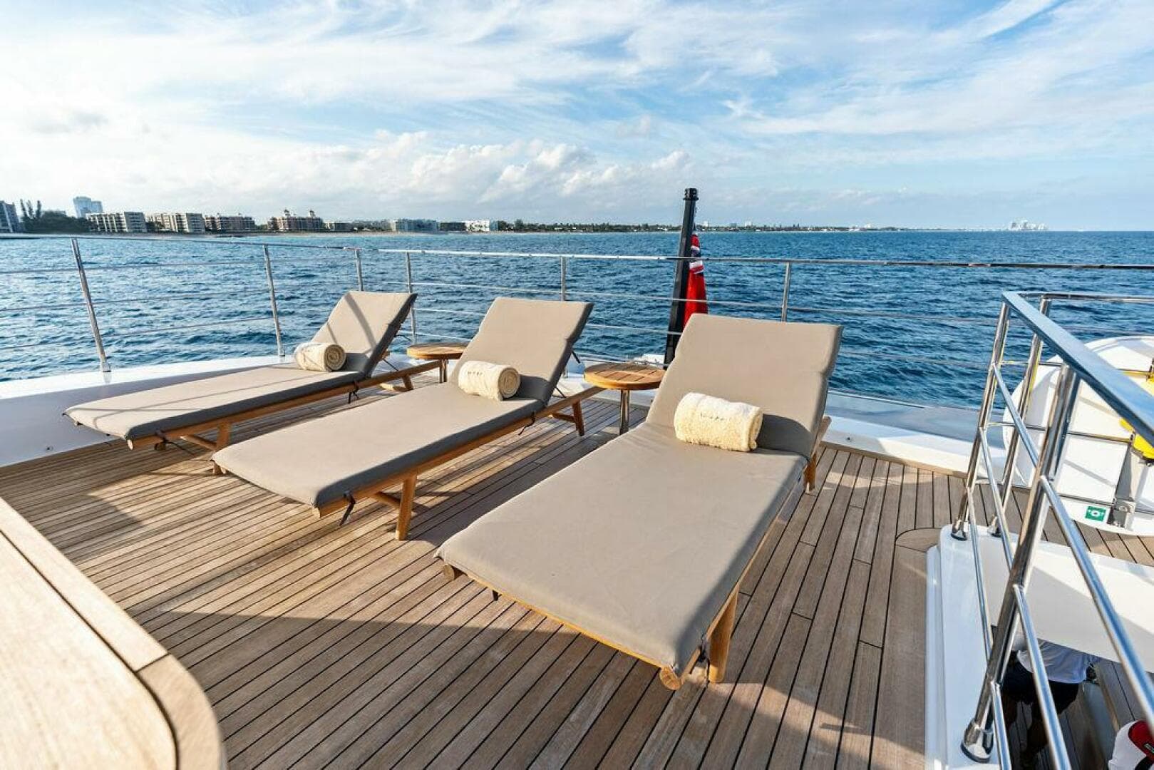 2018 Custom Line 120 — photo 61