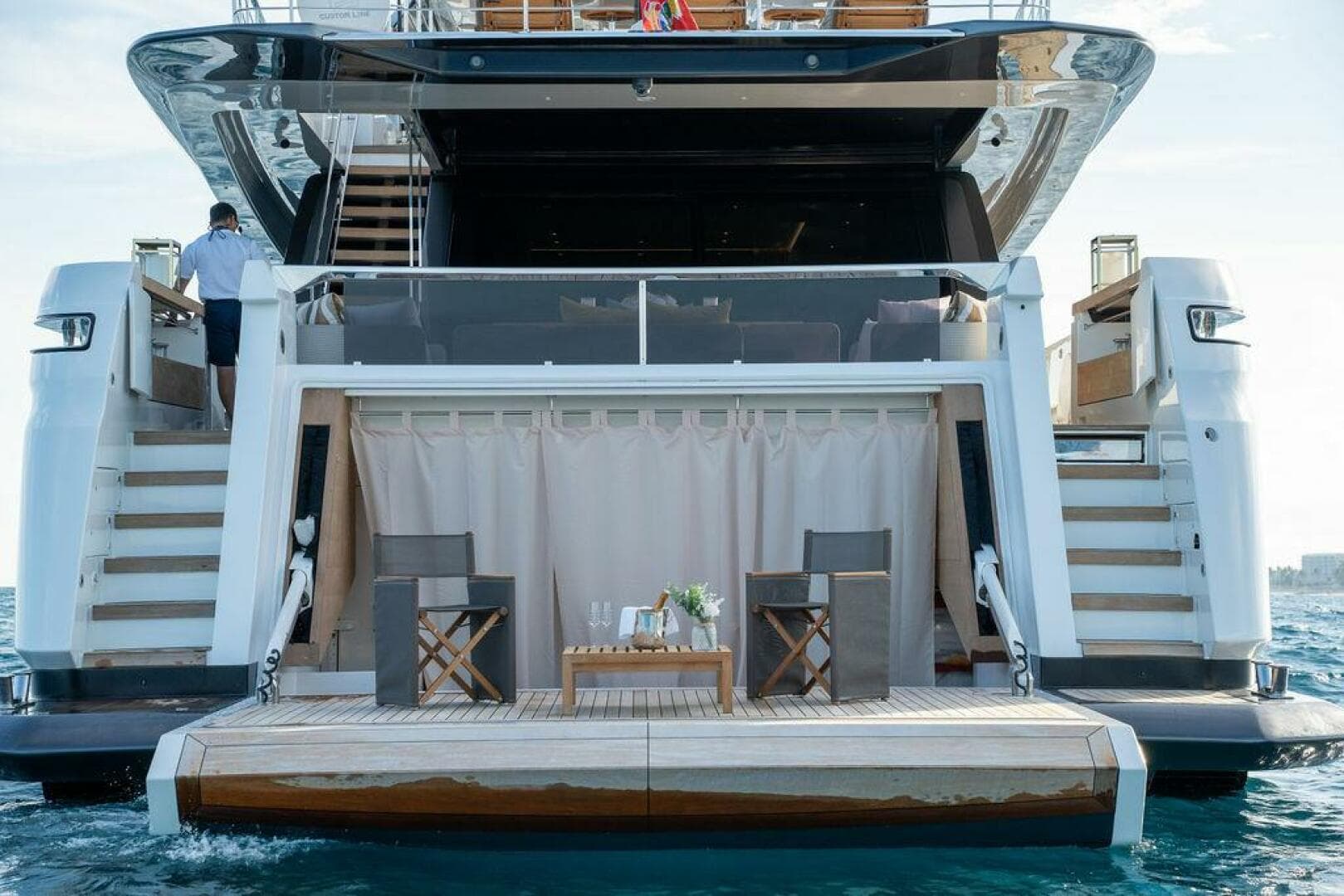 2018 Custom Line 120 — photo 15