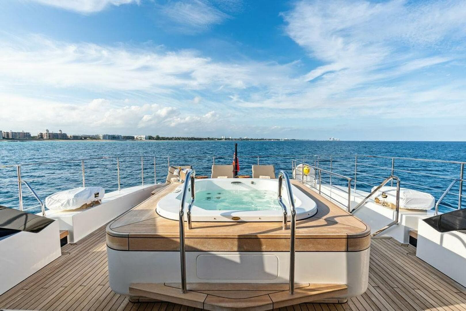 2018 Custom Line 120 — photo 59