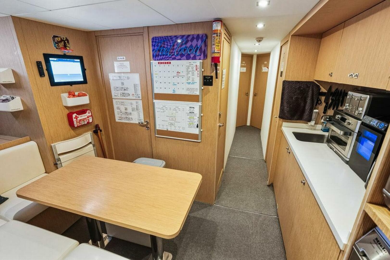 2018 Custom Line 120 — photo 113