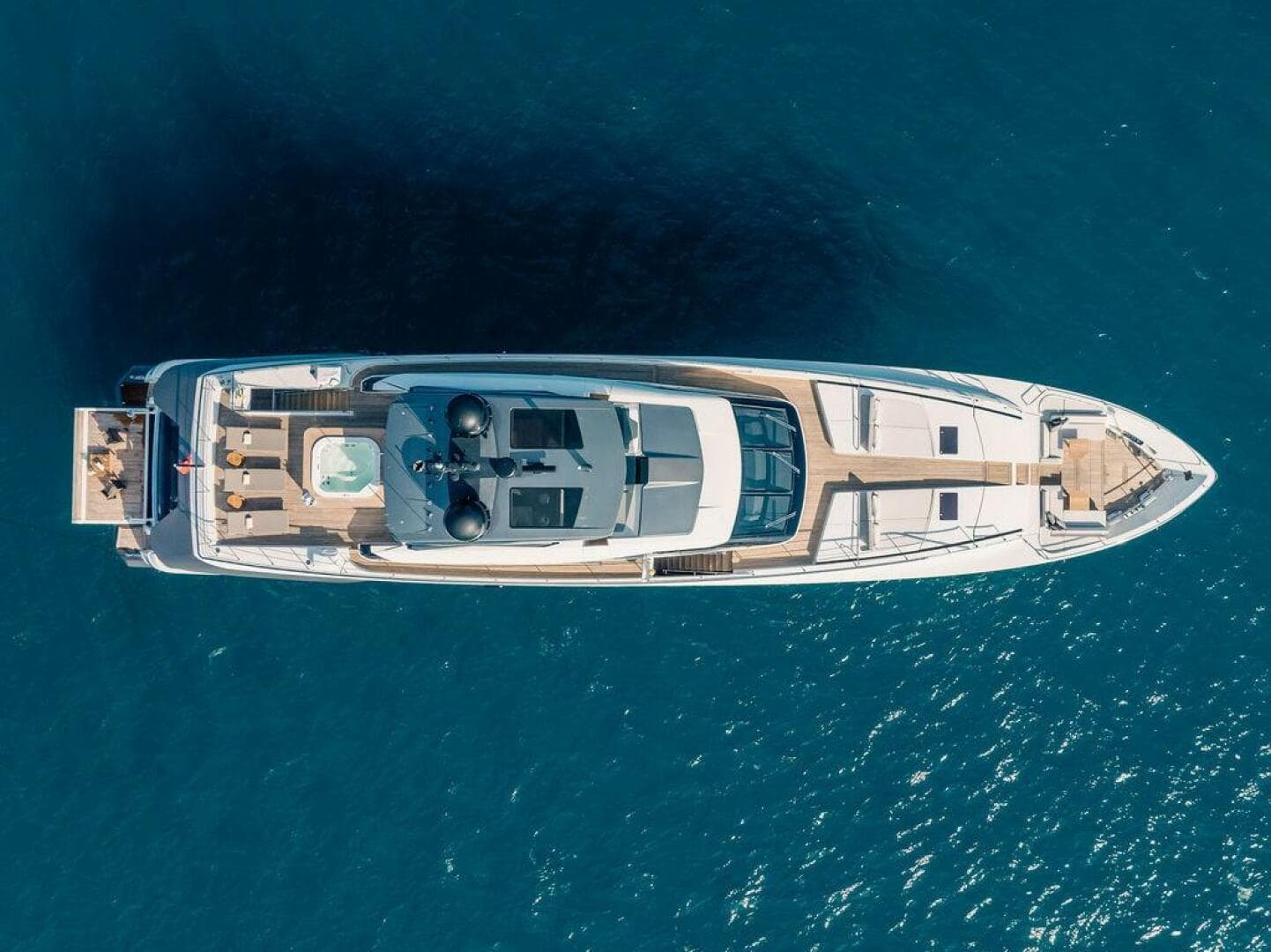 2018 Custom Line 120 — photo 20