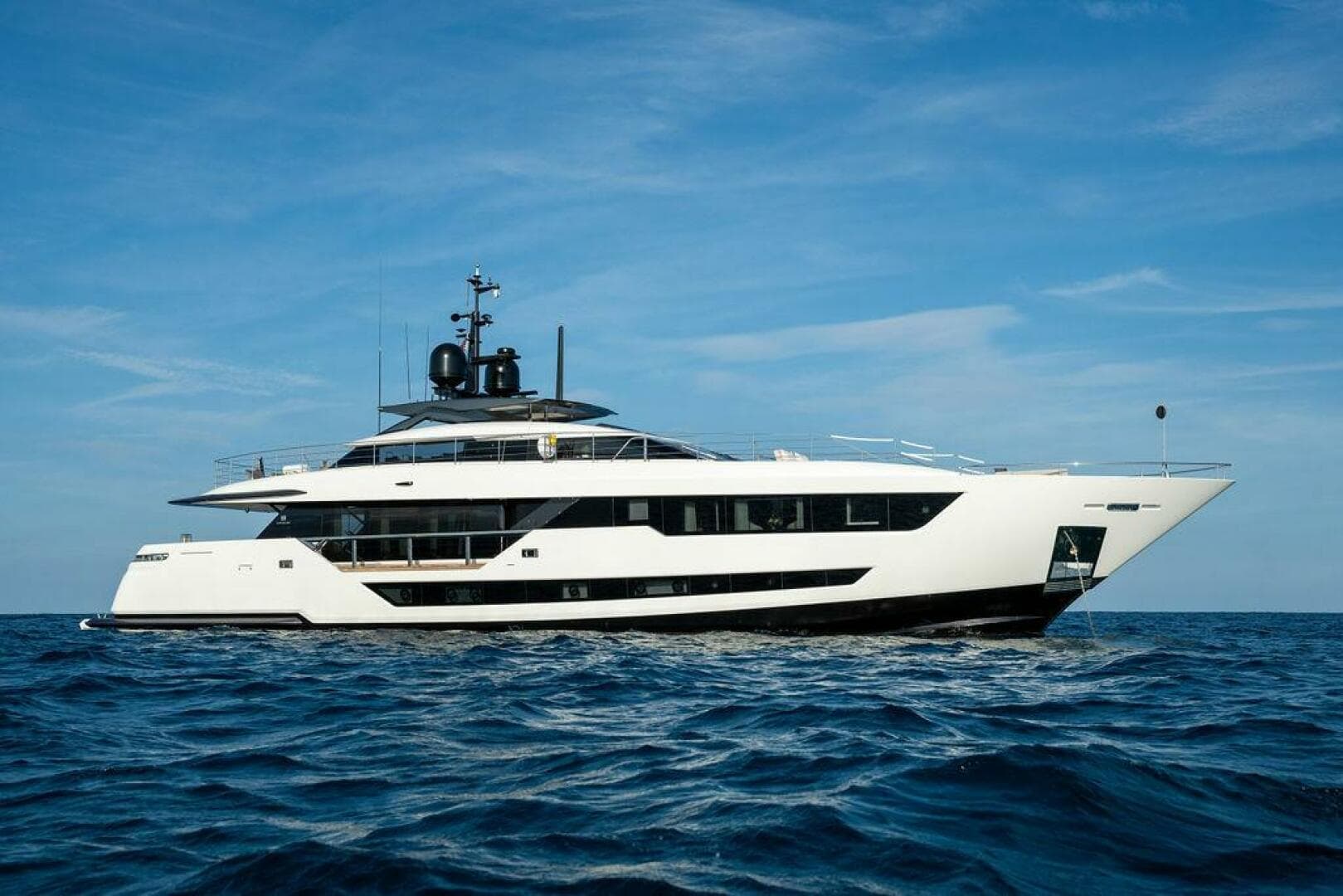 2018 Custom Line 120 — photo 2