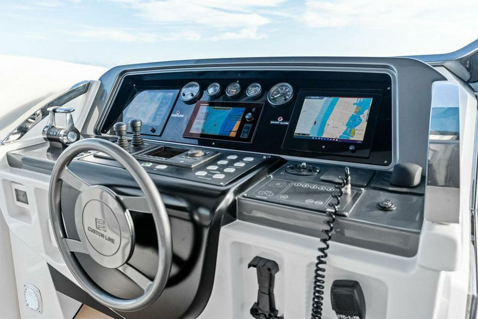 2018 Custom Line 120 — photo 41