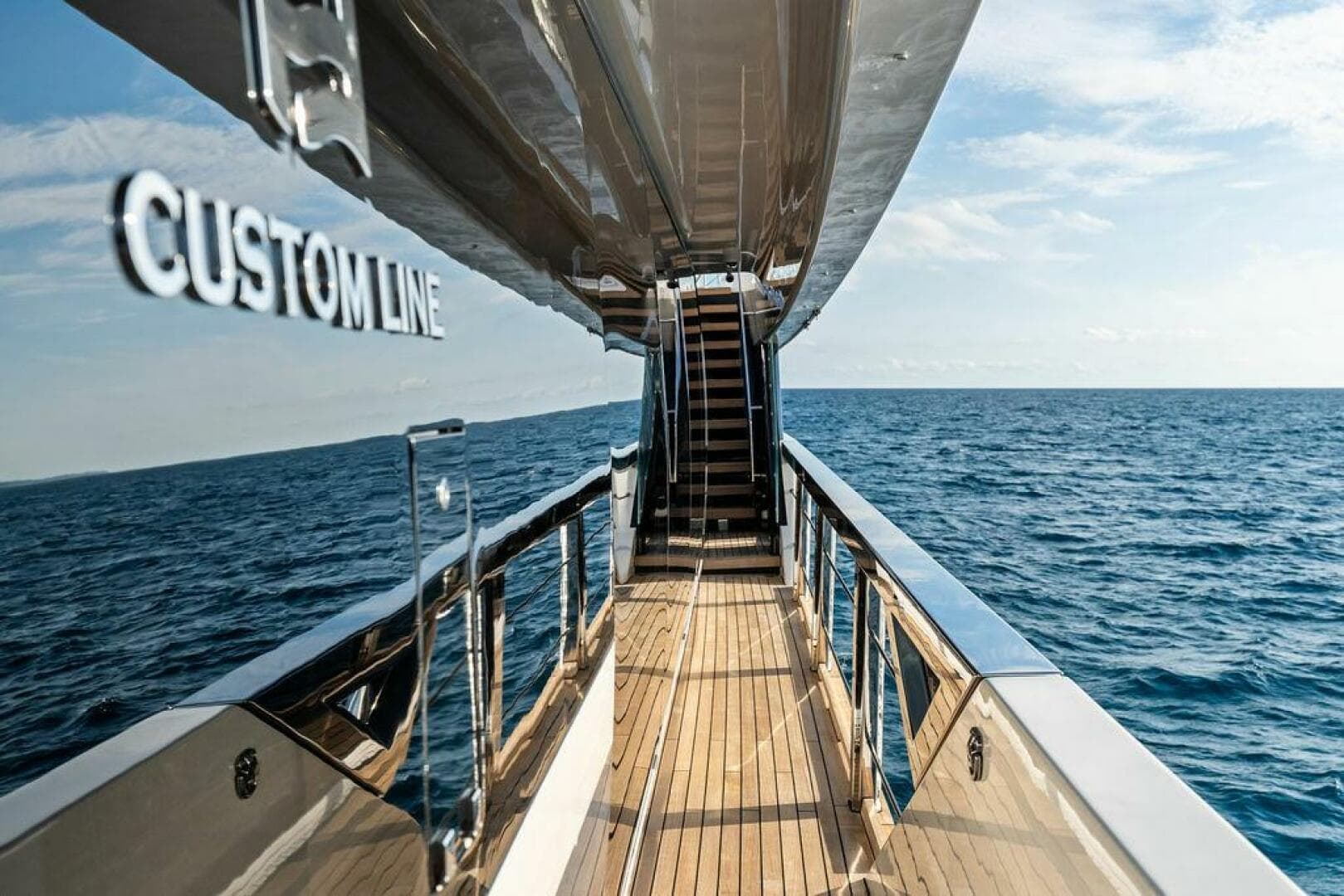 2018 Custom Line 120 — photo 44