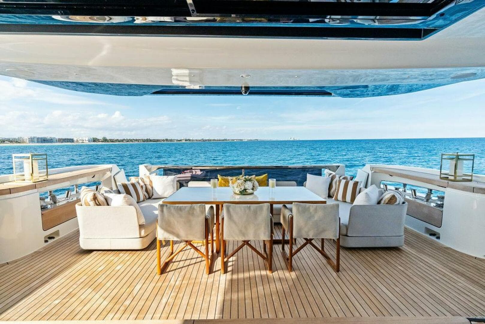 2018 Custom Line 120 — photo 36