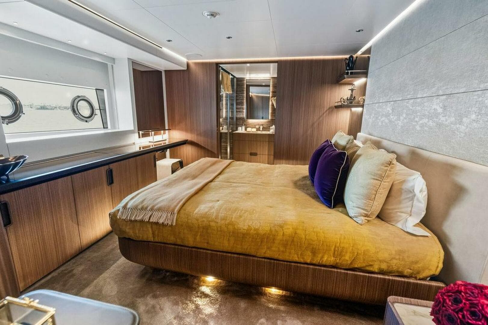 2018 Custom Line 120 — photo 95