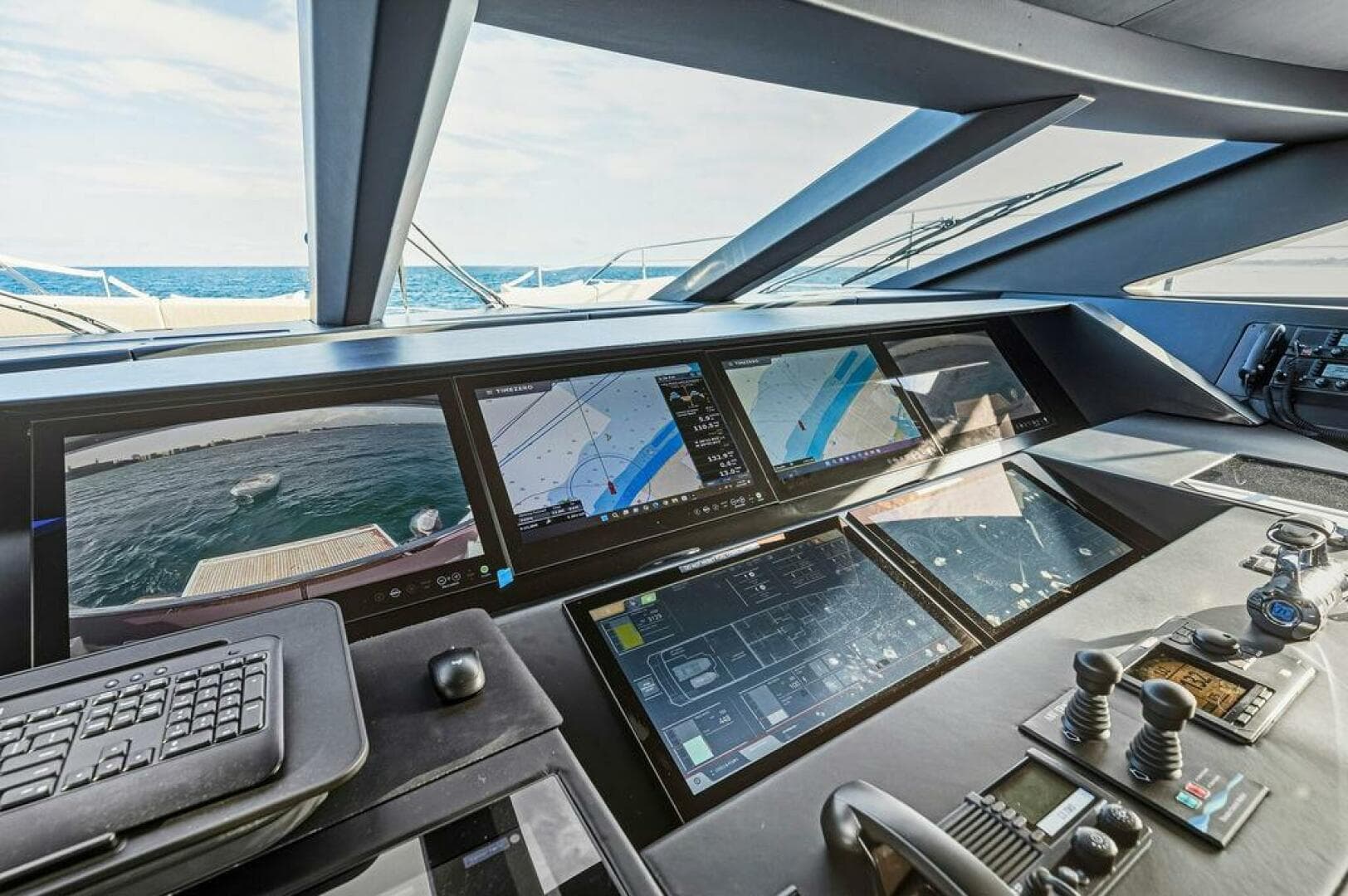 2018 Custom Line 120 — photo 52