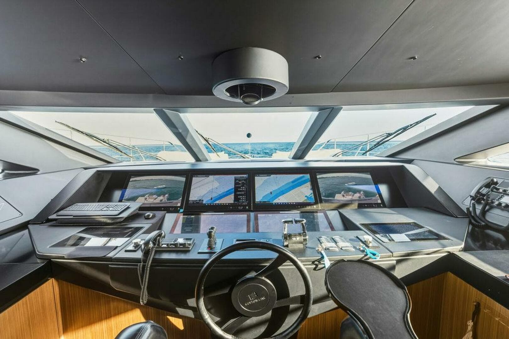 2018 Custom Line 120 — photo 51