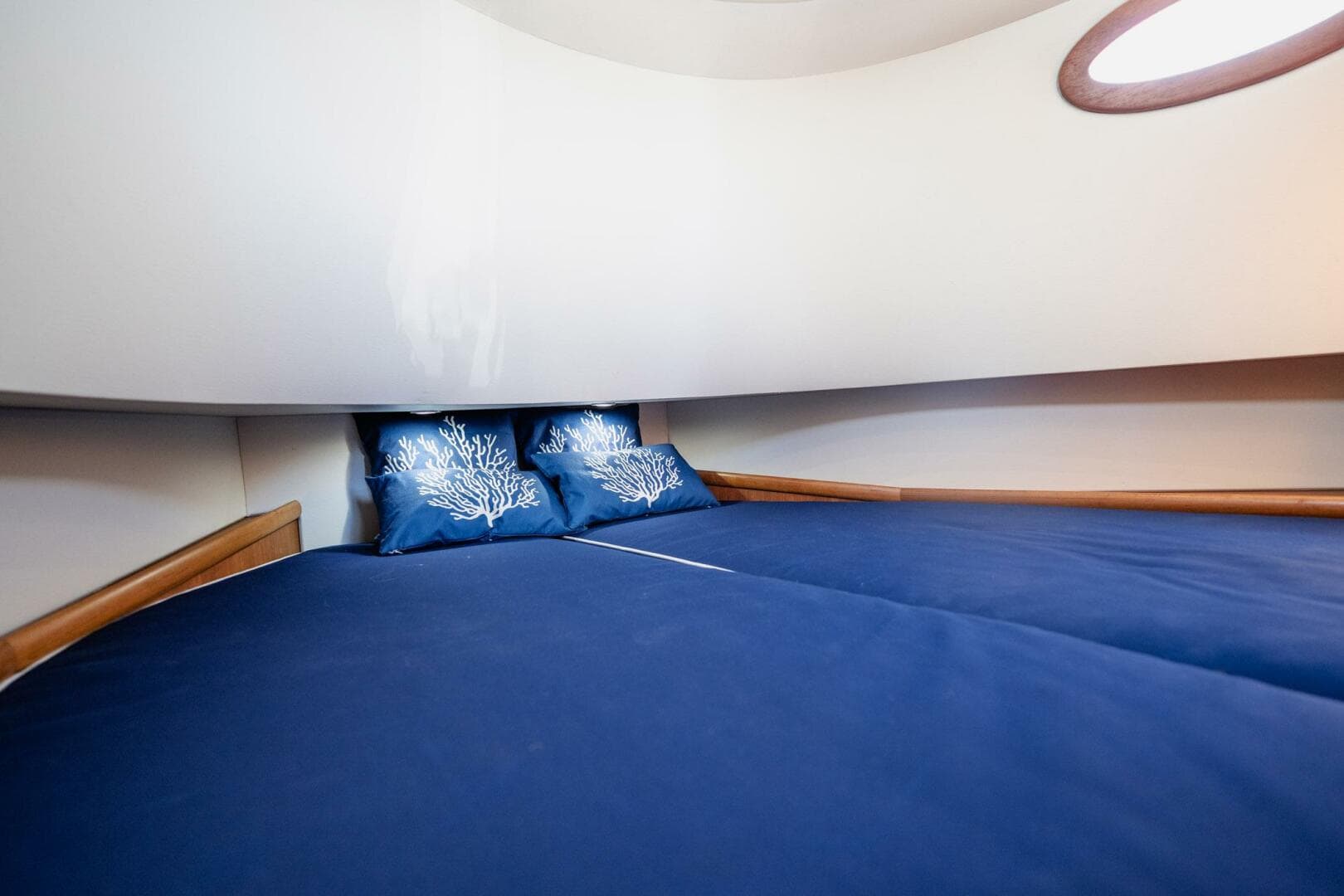 2015 Winter Custom Yachts W-18 — photo 17