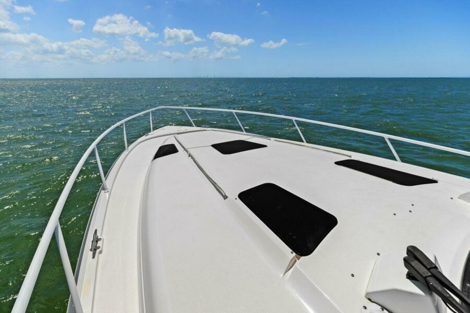 2019 Intrepid 475 Sport Yacht — photo 33