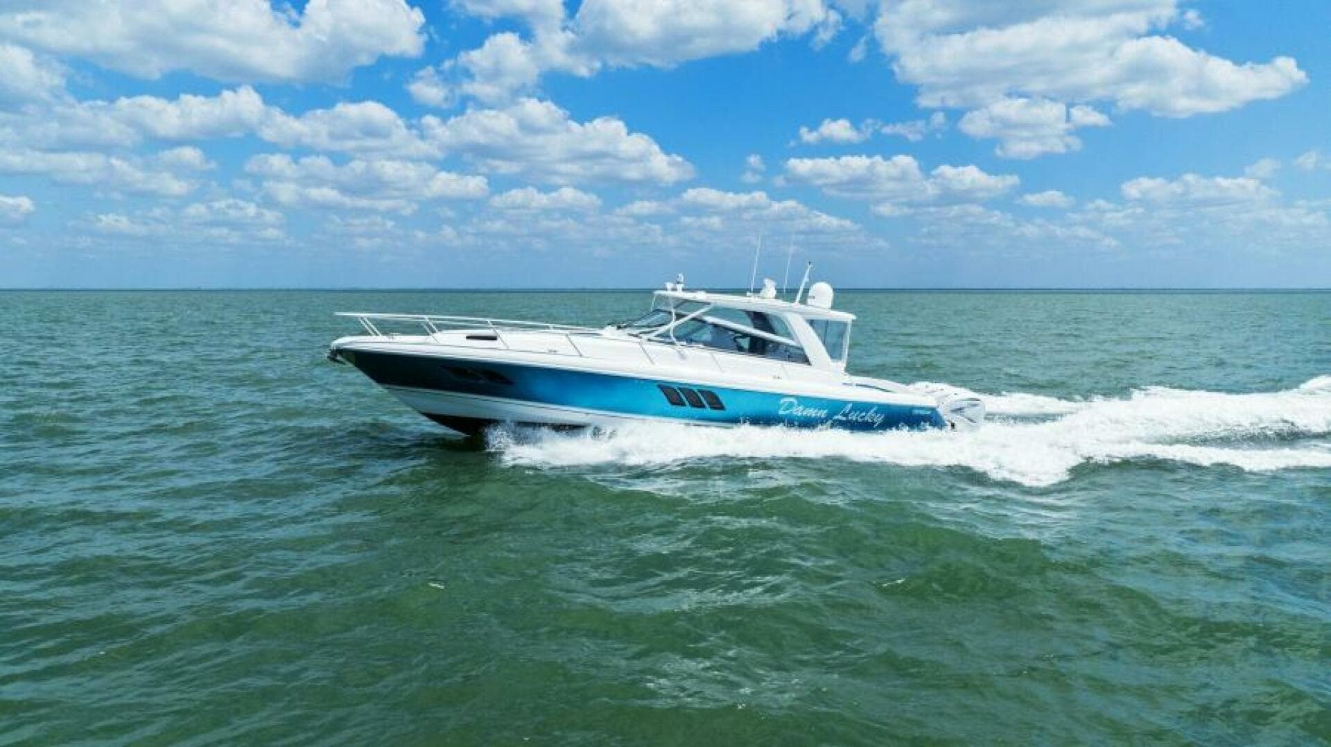 2019 Intrepid 475 Sport Yacht — photo 42