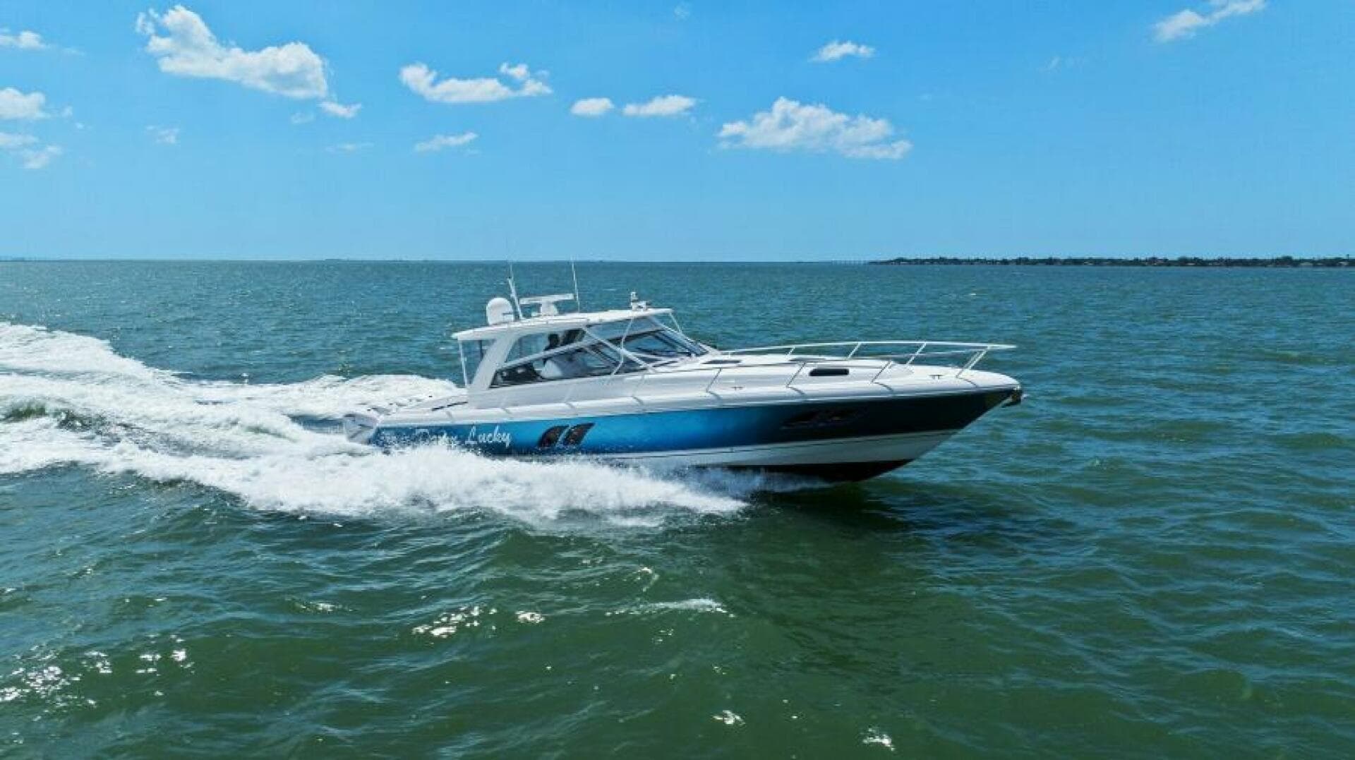2019 Intrepid 475 Sport Yacht — photo 41