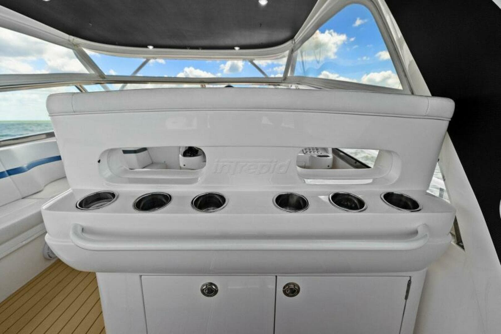 2019 Intrepid 475 Sport Yacht — photo 17