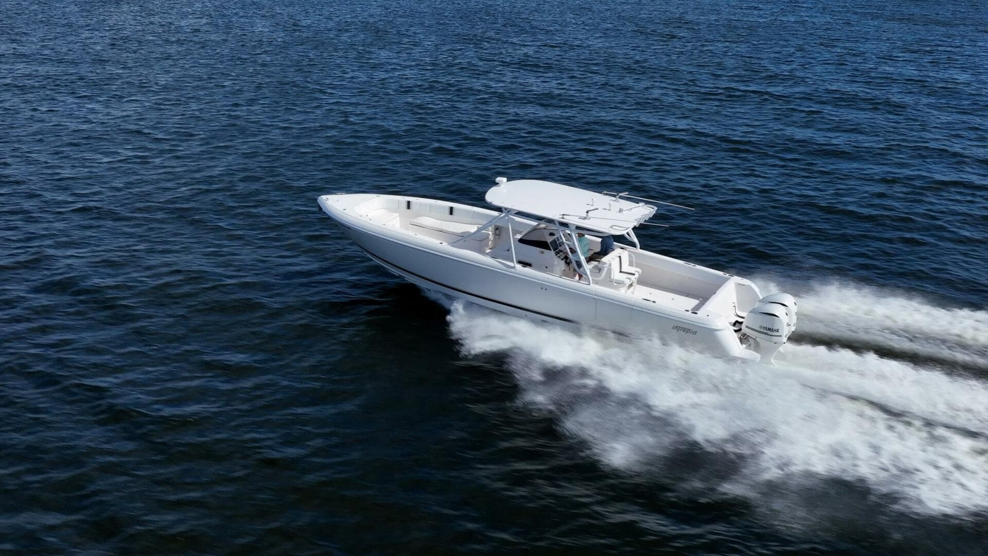 2011 Intrepid 400 Open — photo 14