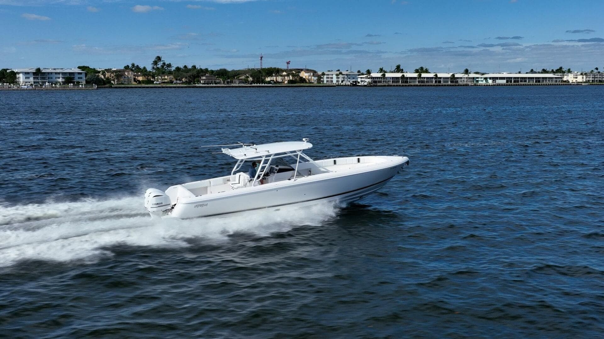 2011 Intrepid 400 Open — photo 11