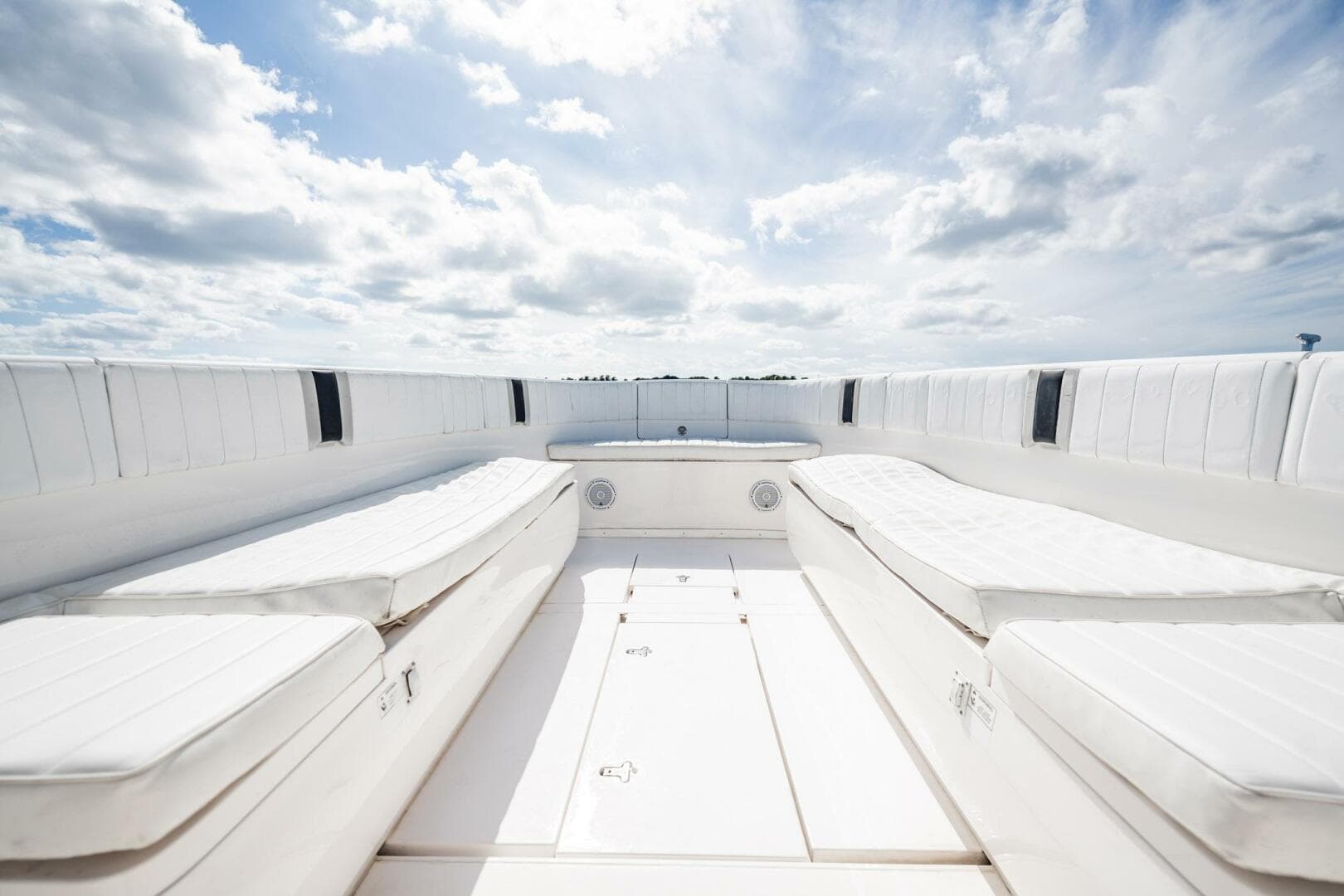 2011 Intrepid 400 Open — photo 20