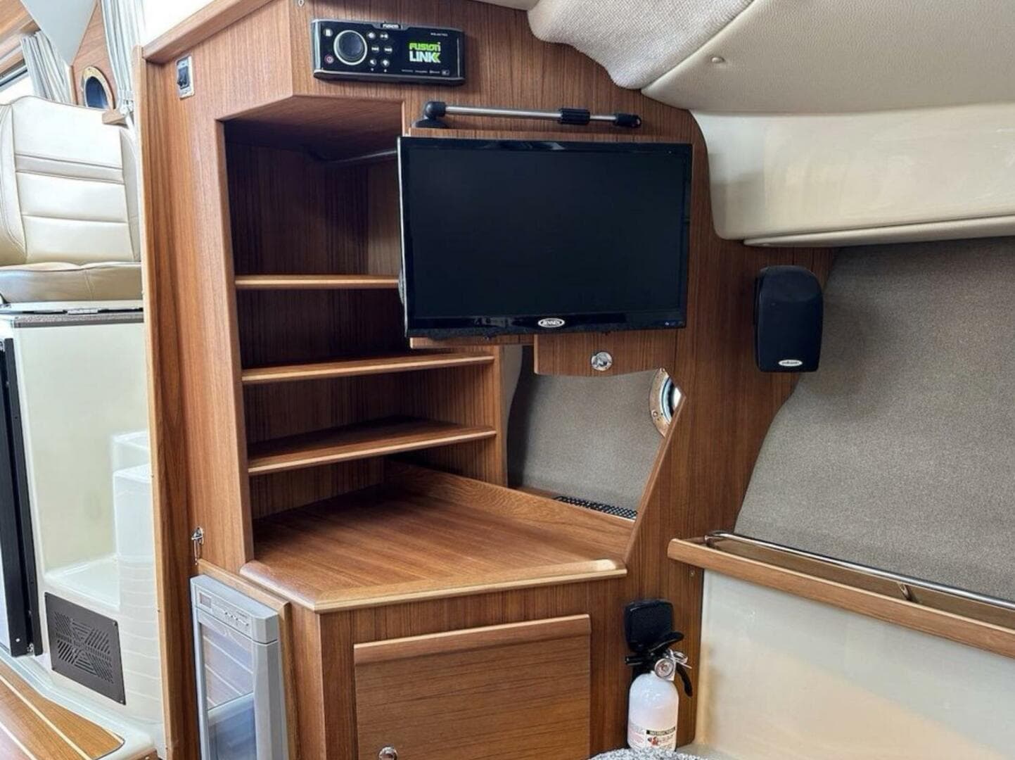 2021 Ranger Tugs R-29 S — photo 25