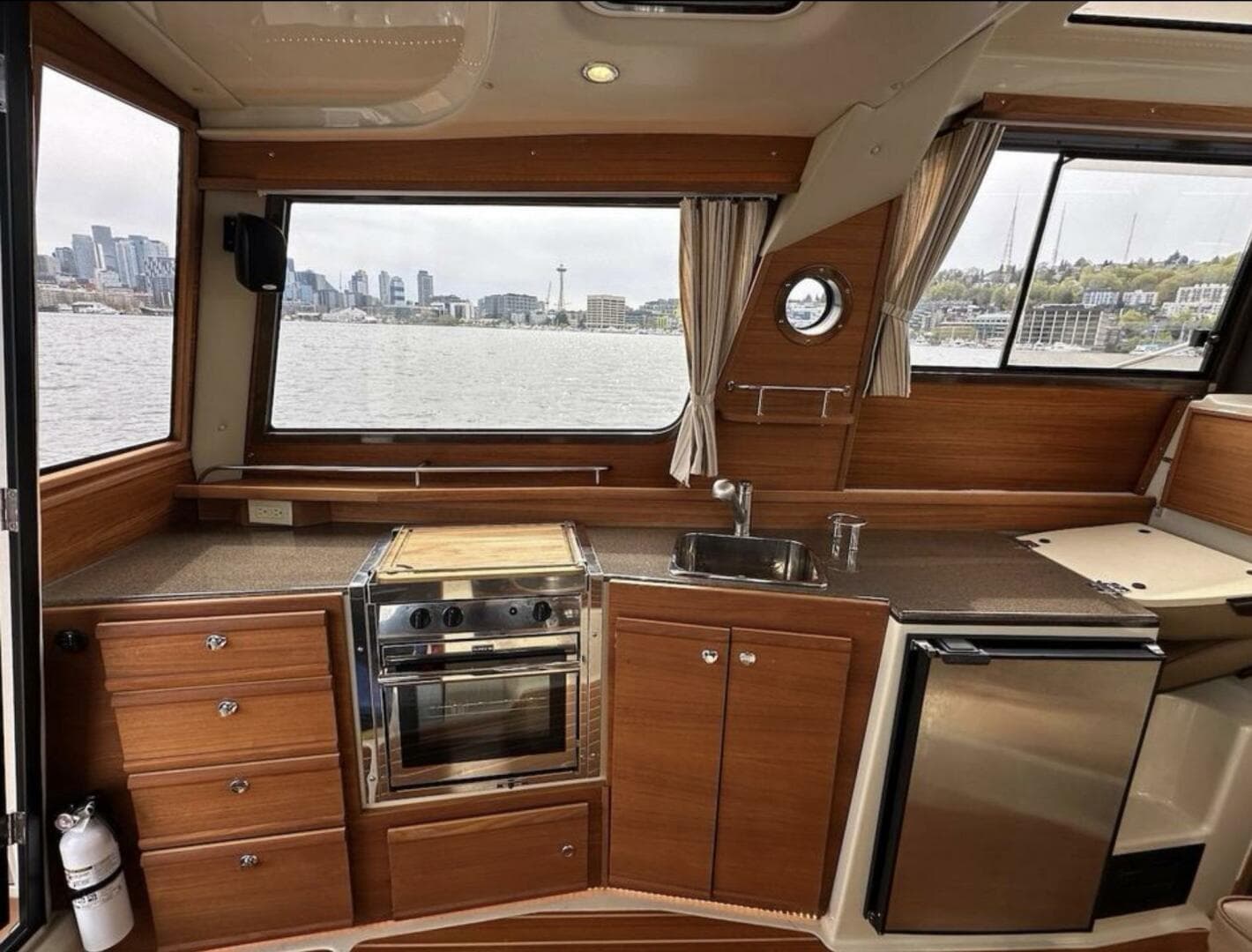 2021 Ranger Tugs R-29 S — photo 19