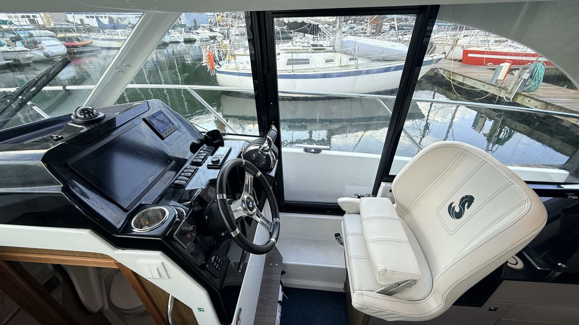 2020 Beneteau Antares 27 — photo 12