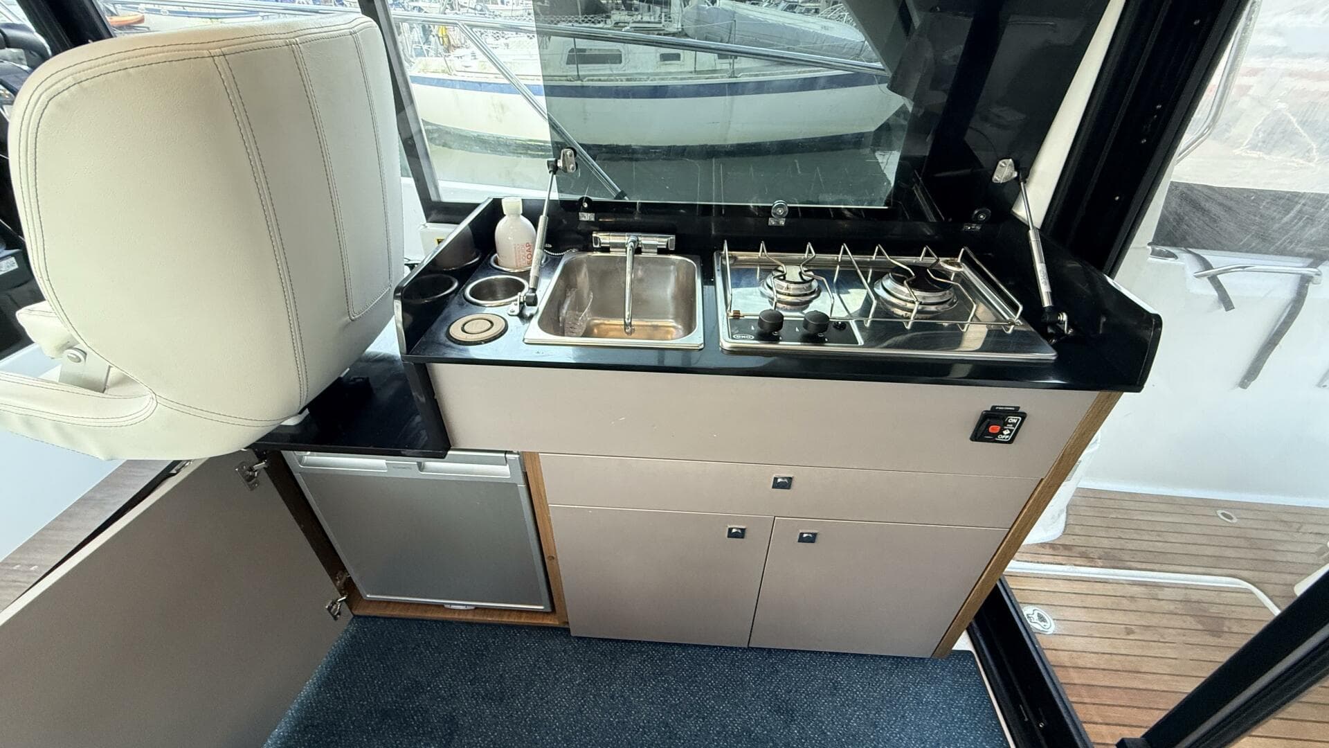 2020 Beneteau Antares 27 — photo 5