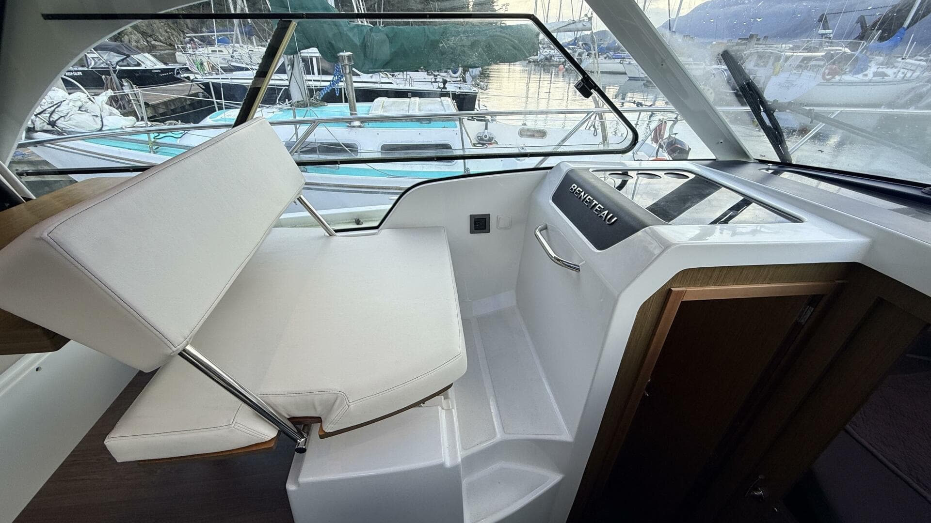 2020 Beneteau Antares 27 — photo 15