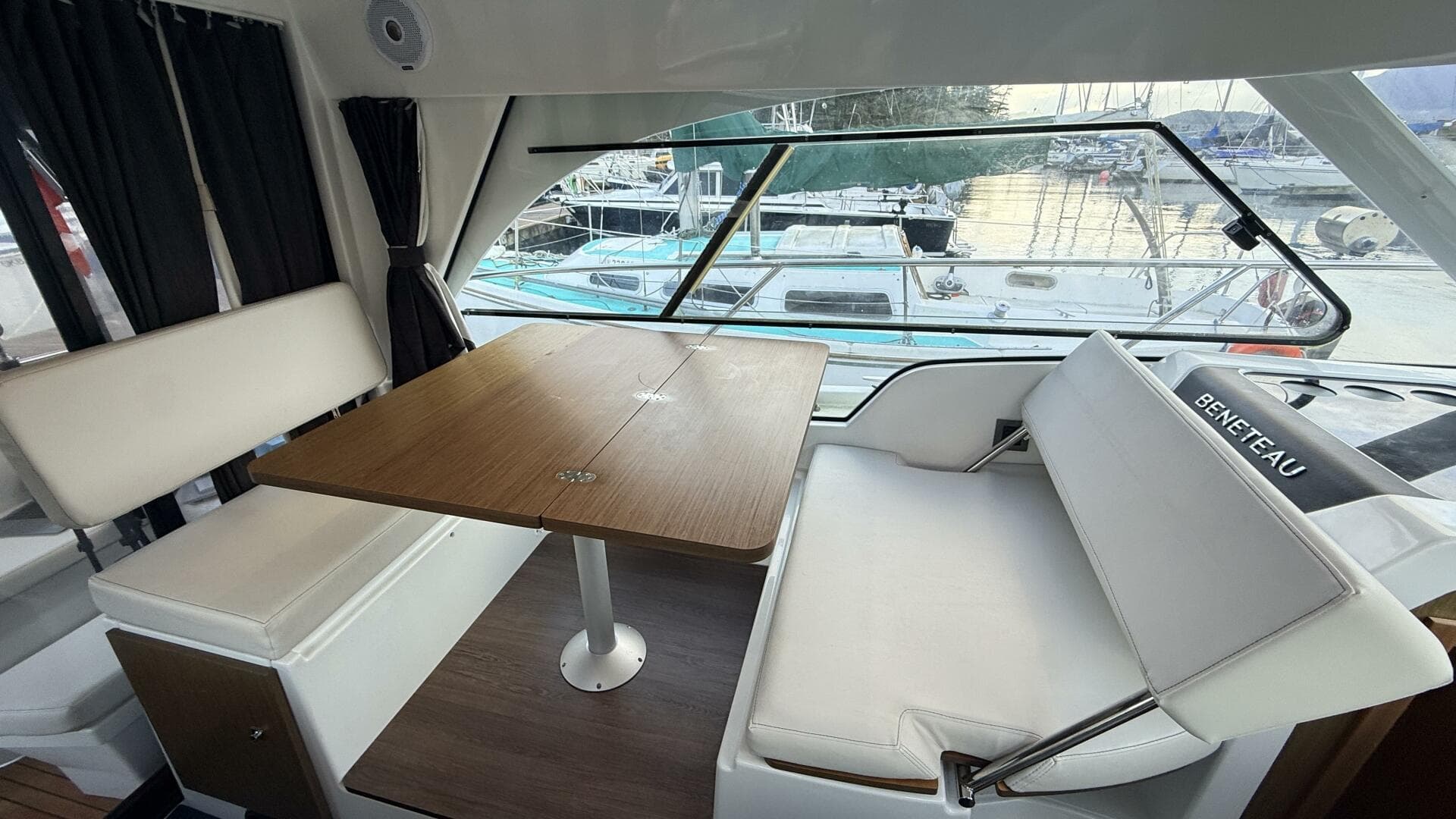 2020 Beneteau Antares 27 — photo 4