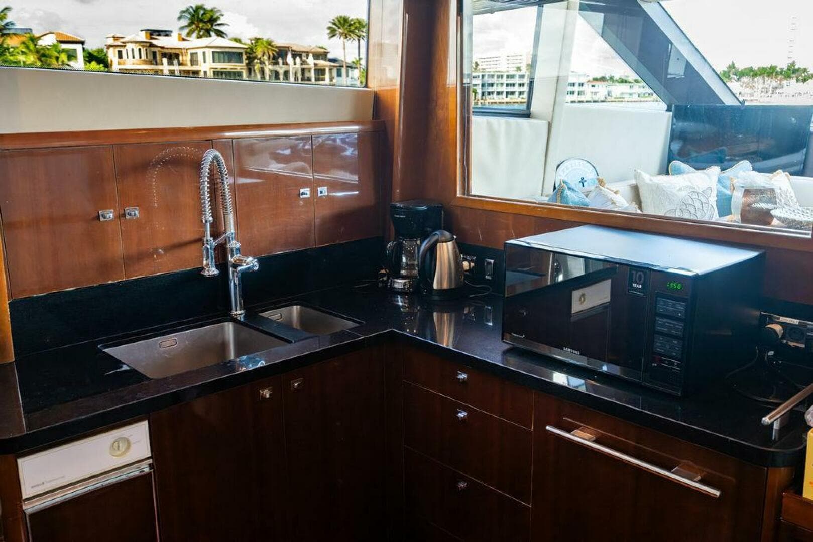 2010 Princess 95 M/y — photo 52