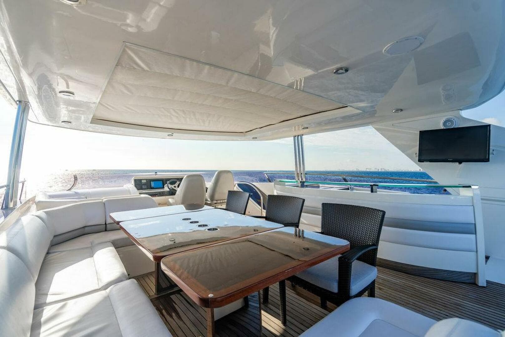 2010 Princess 95 M/y — photo 35