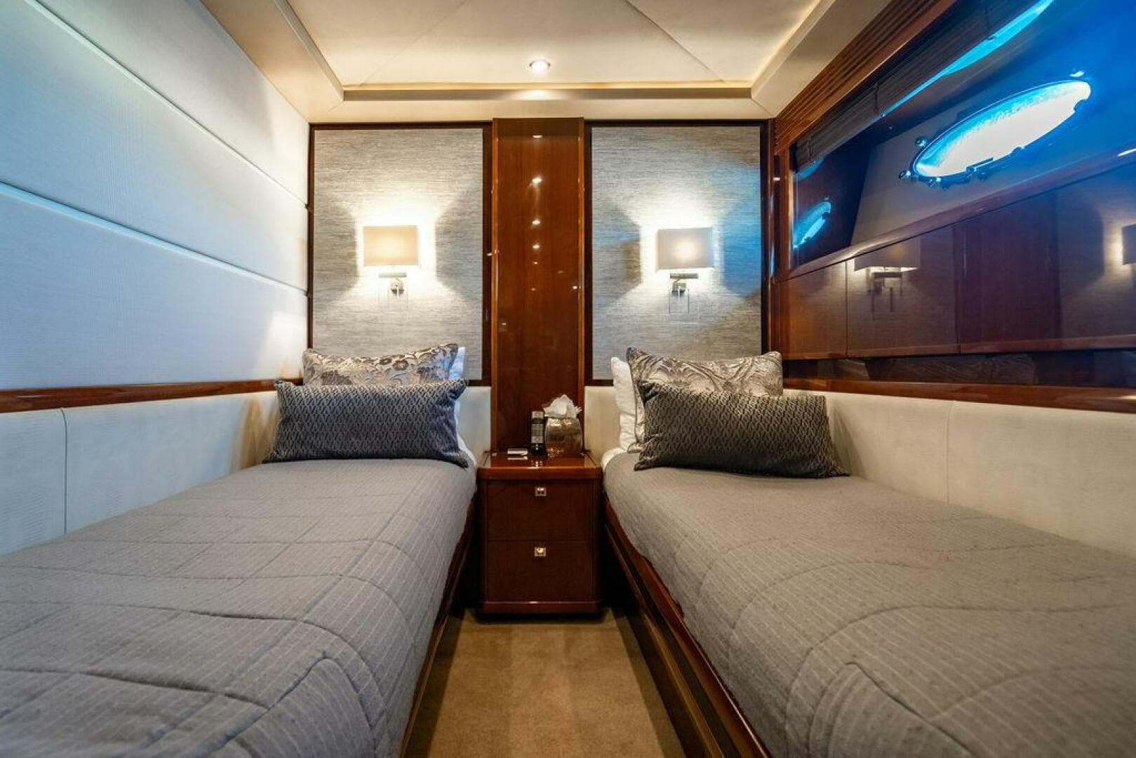 2010 Princess 95 M/y — photo 78