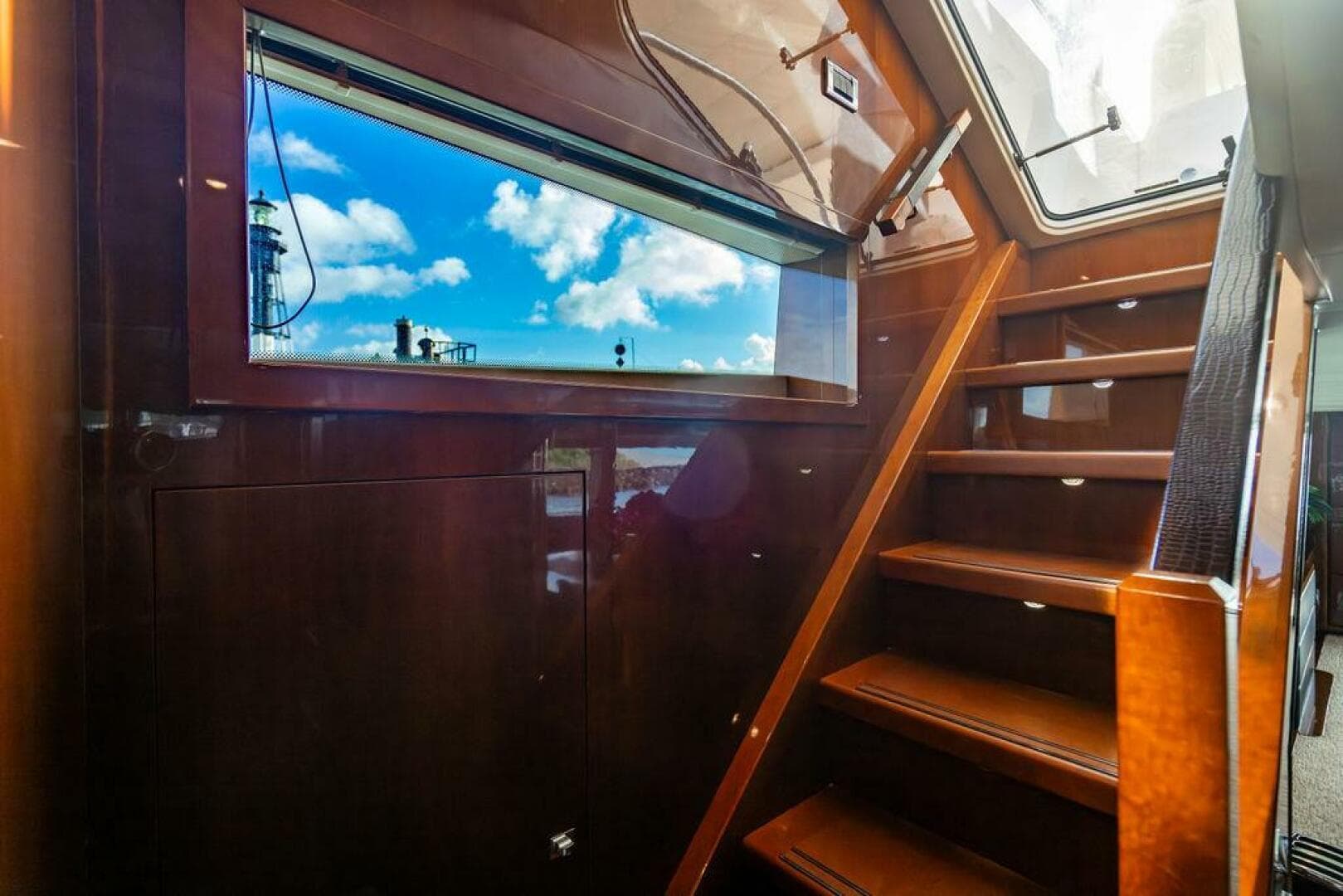 2010 Princess 95 M/y — photo 54
