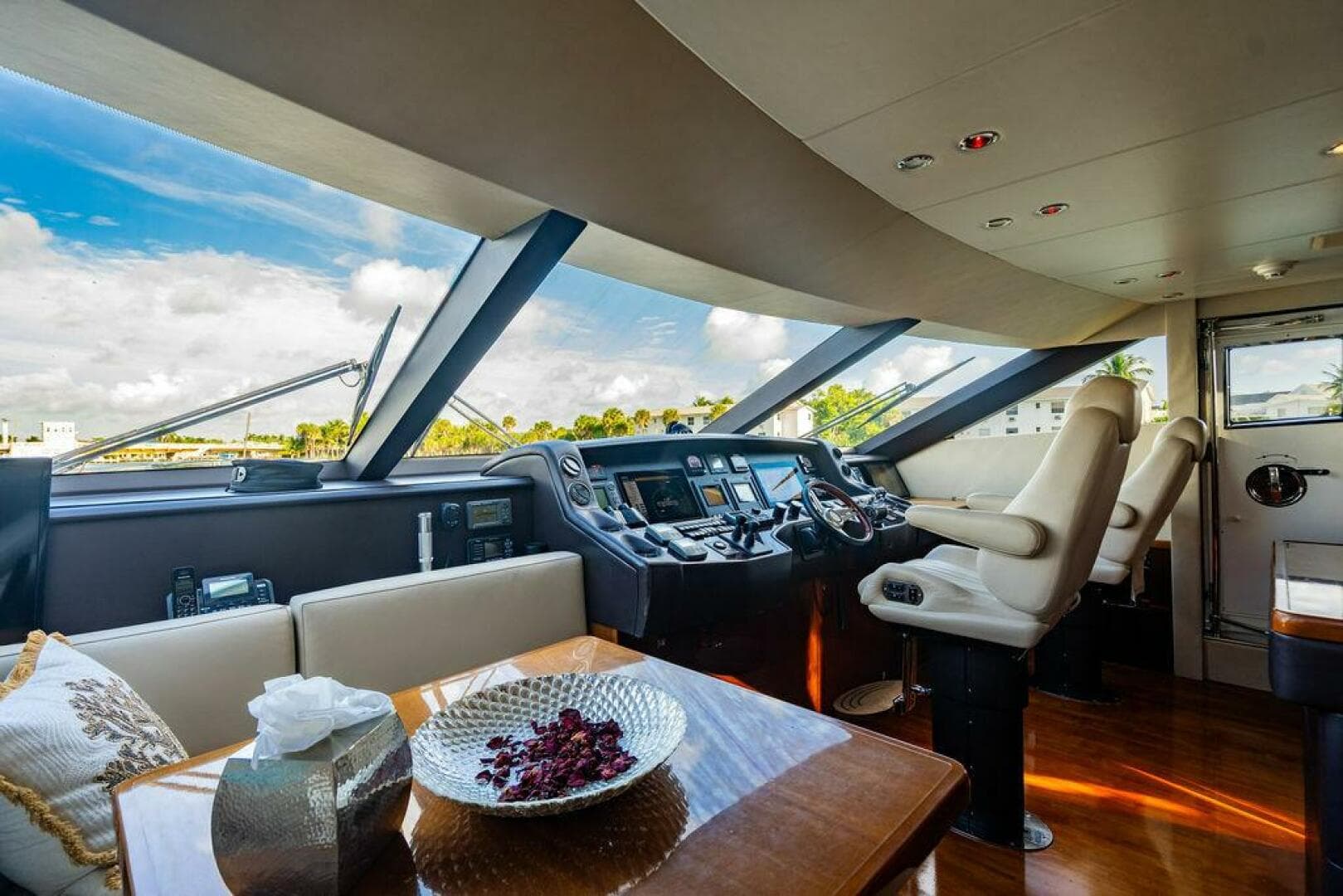 2010 Princess 95 M/y — photo 57